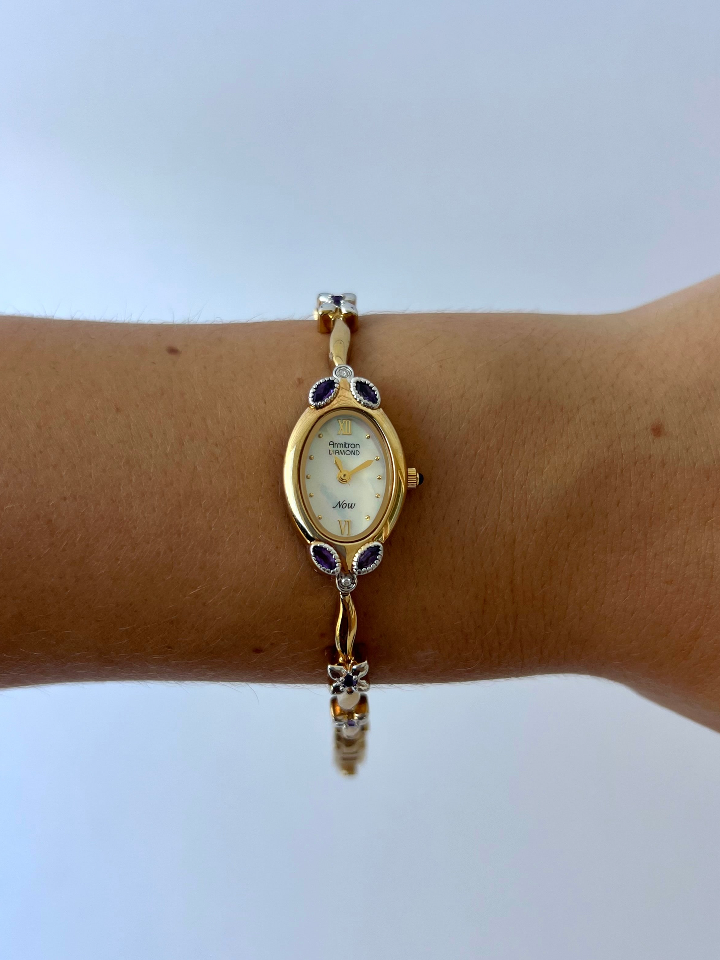 Rare Vintage Purple Flower Dainty Womens Watch Wristwatch Gold Tone