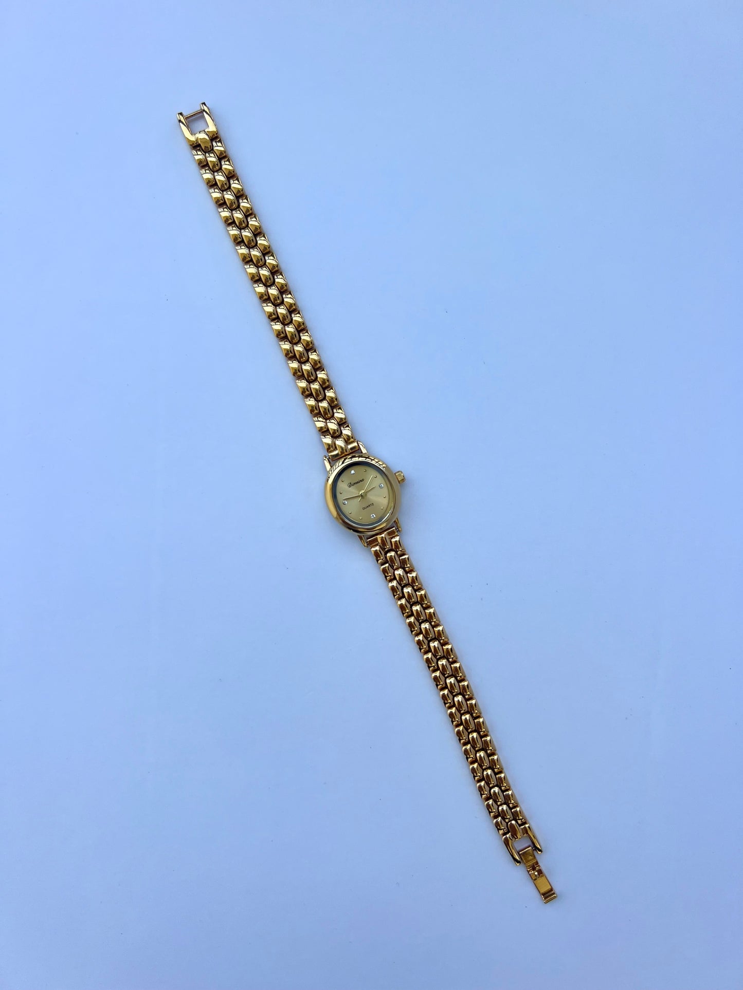 NYC Womens Oval Classic Vintage Quartz Watch Wristwatch Gold tone