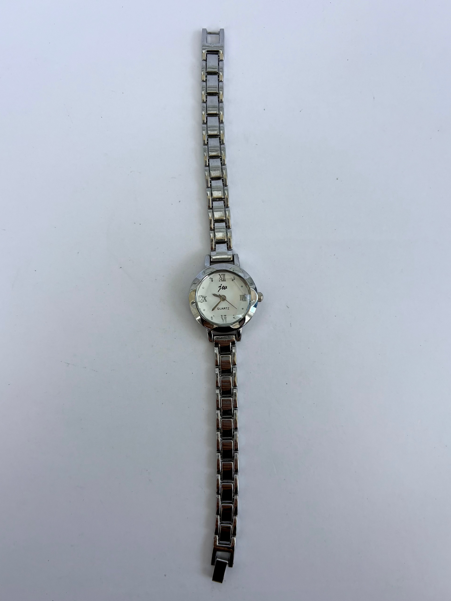 Rare Vintage Silver Toned Round Dial Womens Watch