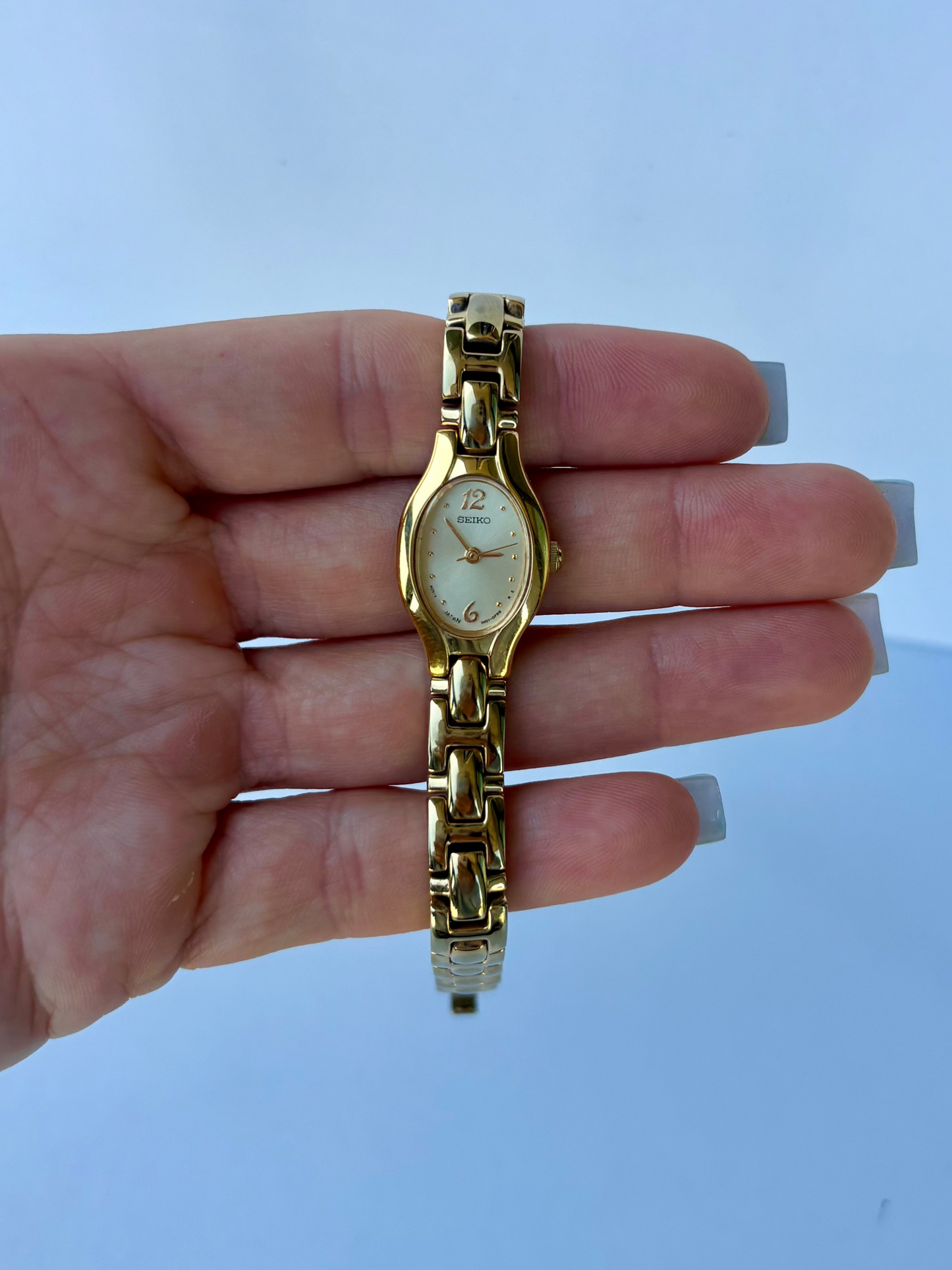 Rare Vintage Seiko Gold Toned Dainty Womens Watch