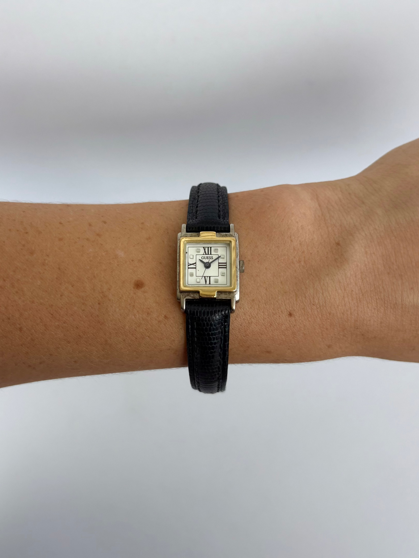 Rare Vintage Guess Black Leather Womens Watch