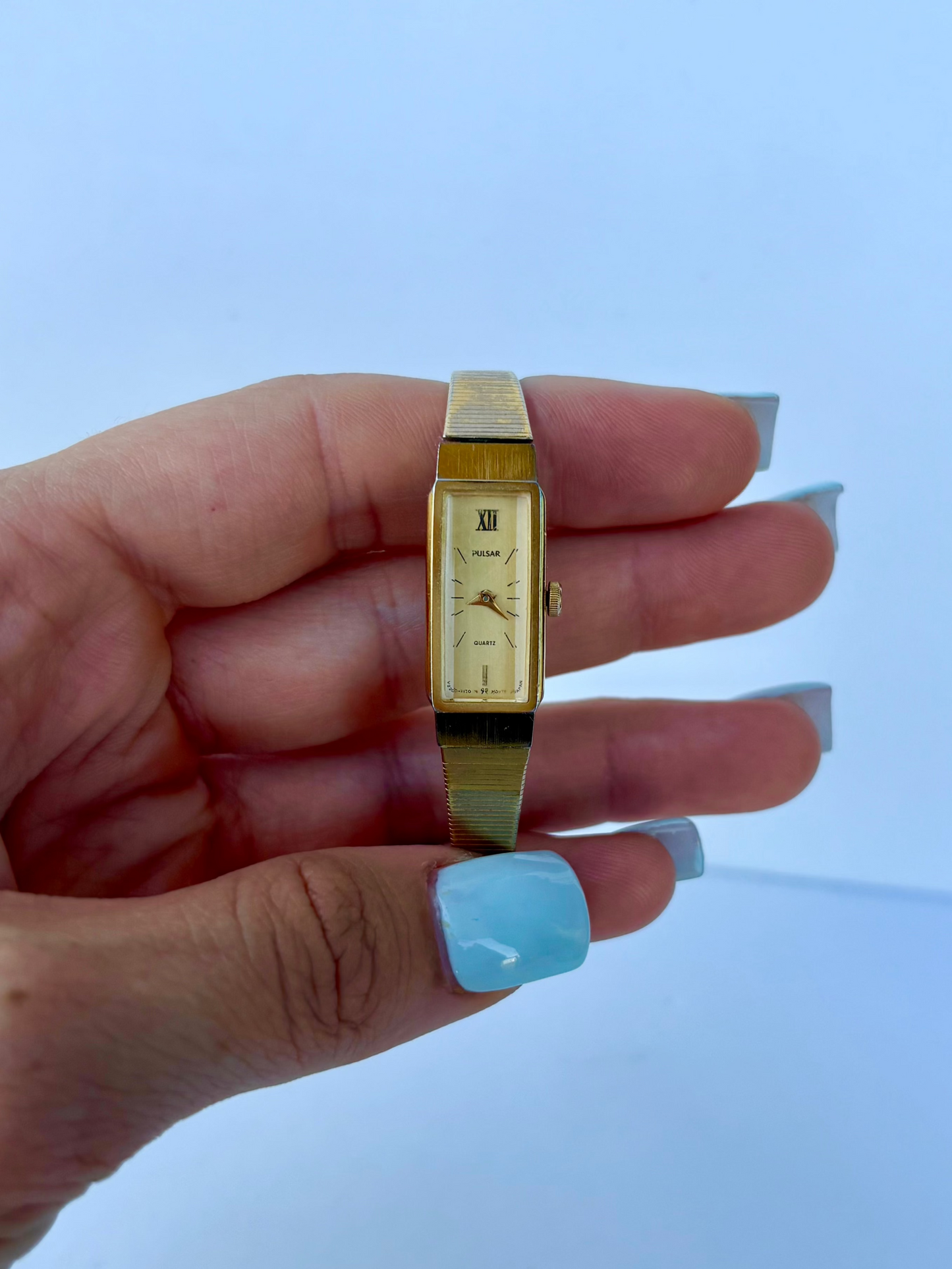 Rare Vintage Gold Toned Sleek Tiny Face Womens Watch
