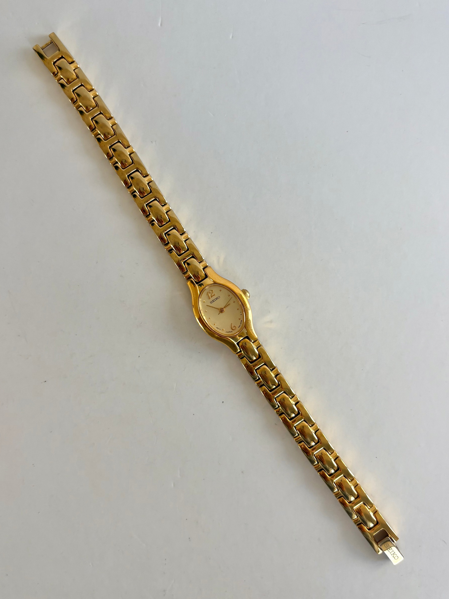 Rare Vintage Seiko Gold Toned Dainty Womens Watch
