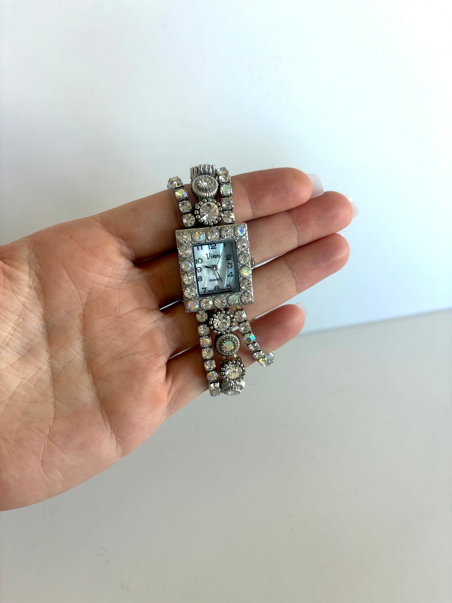 Rare Vintage Retro Crystal Silver Toned Womens Watch