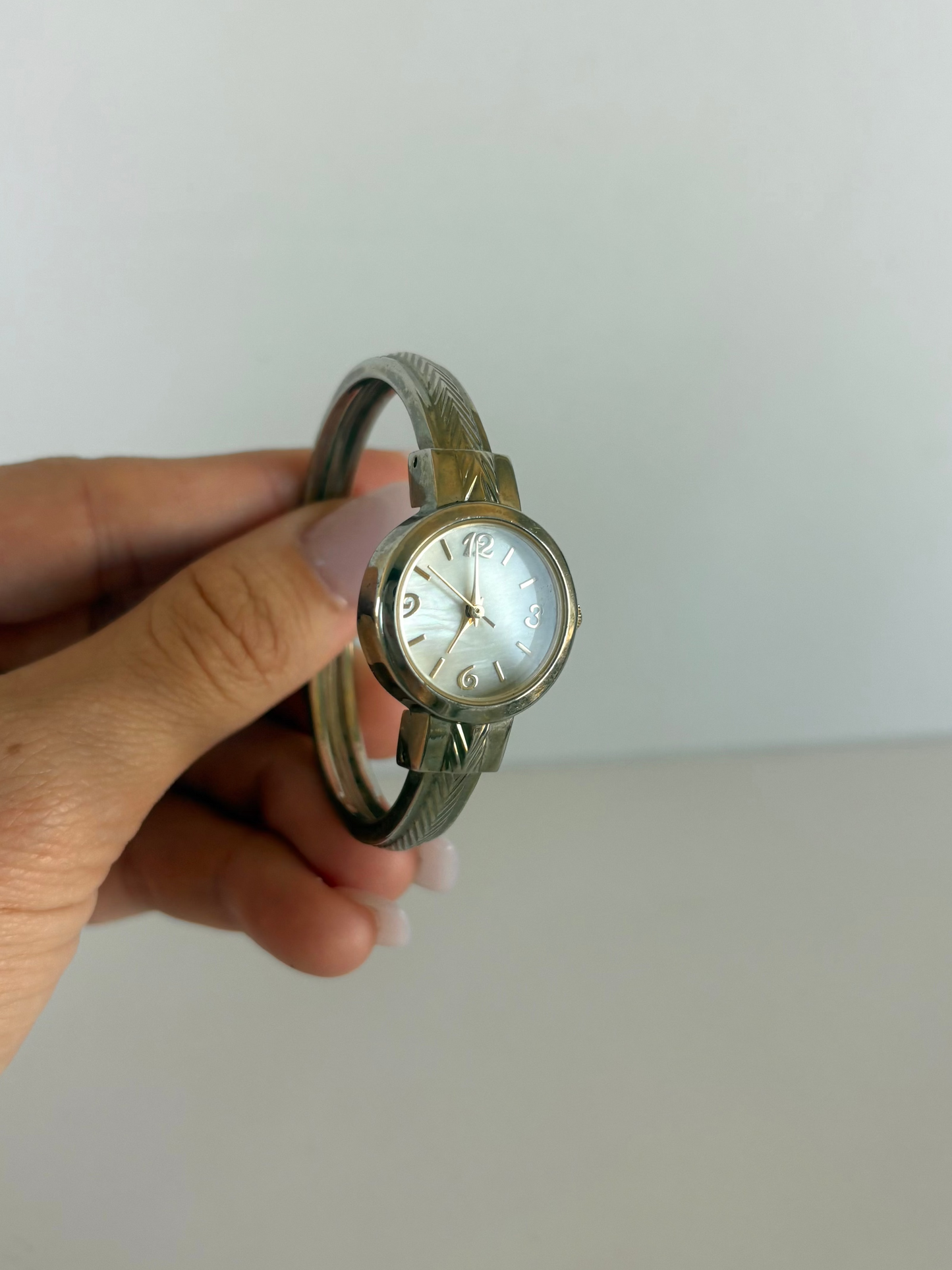 Rare Vintage Two Toned Gold Detail Circle Dial Dainty Womens Watch