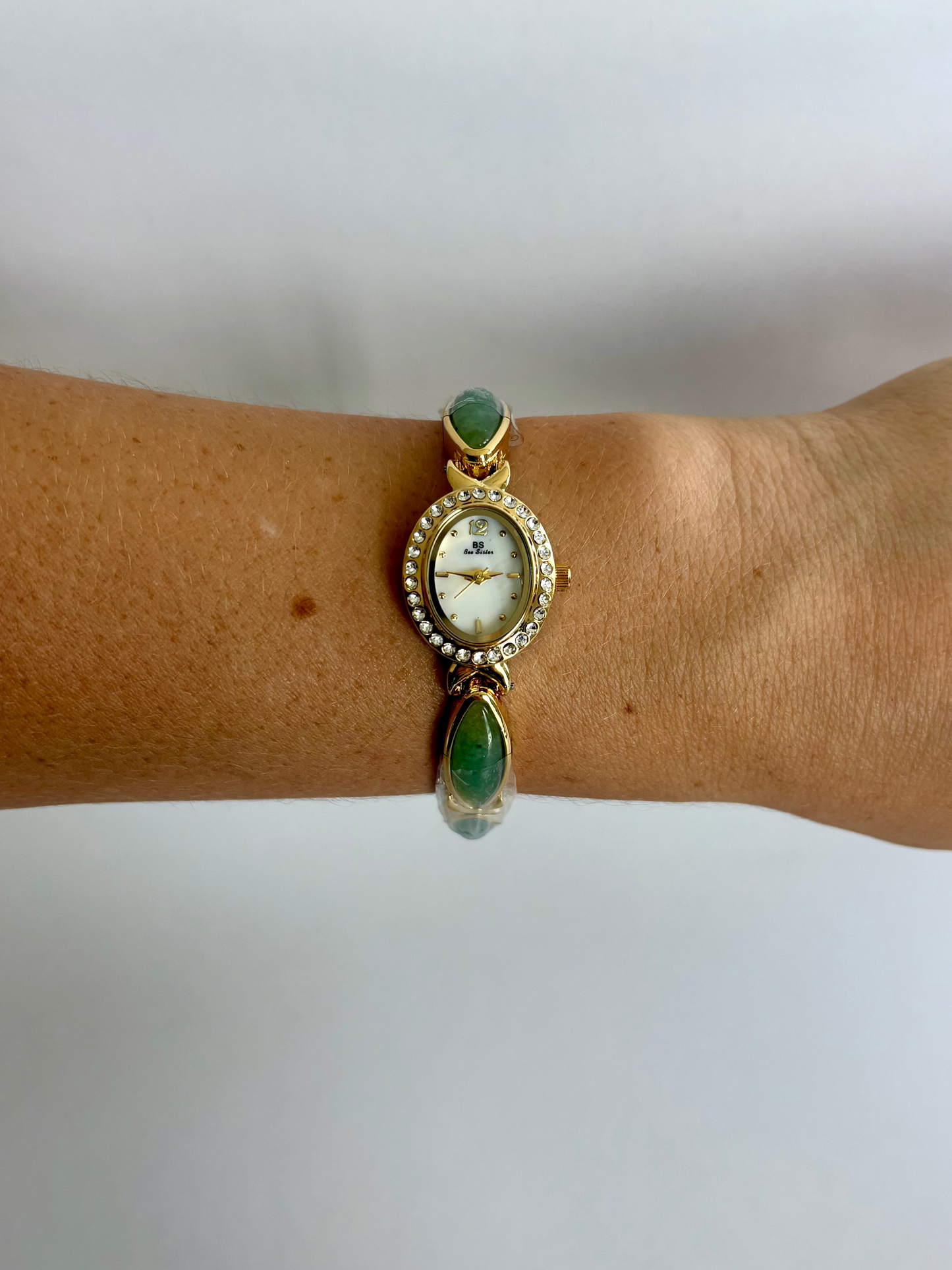 Dainty Vintage White Face Jade Oval Gold Womens Watch
