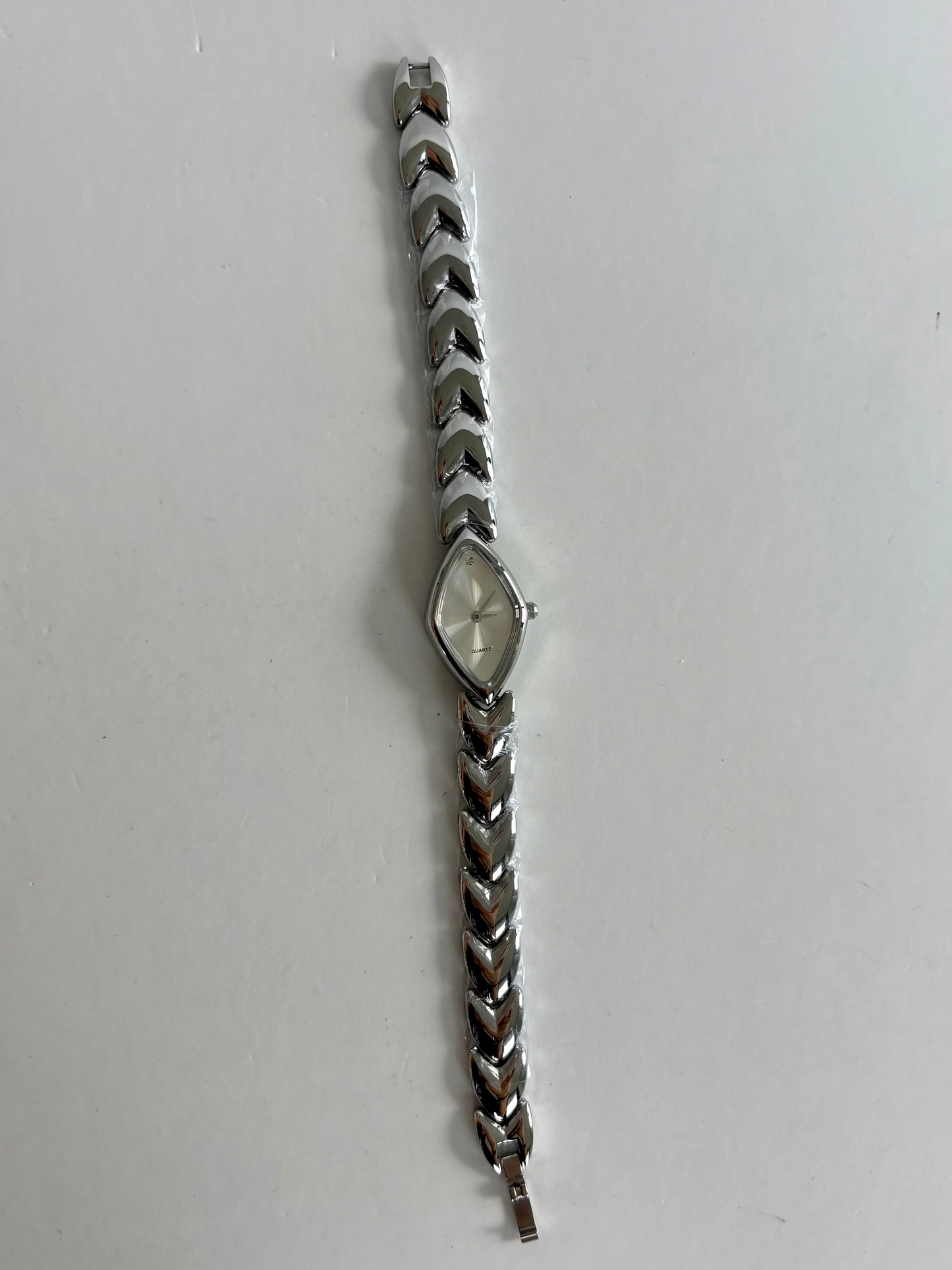 Diamond Geo White Dial Vintage Silver Toned Womens Watch