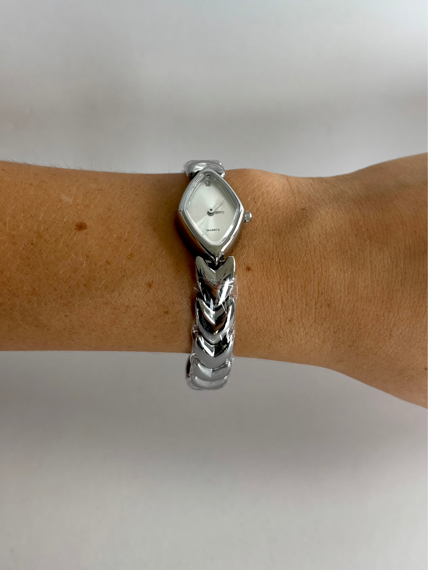 Diamond Geo White Dial Vintage Silver Toned Womens Watch