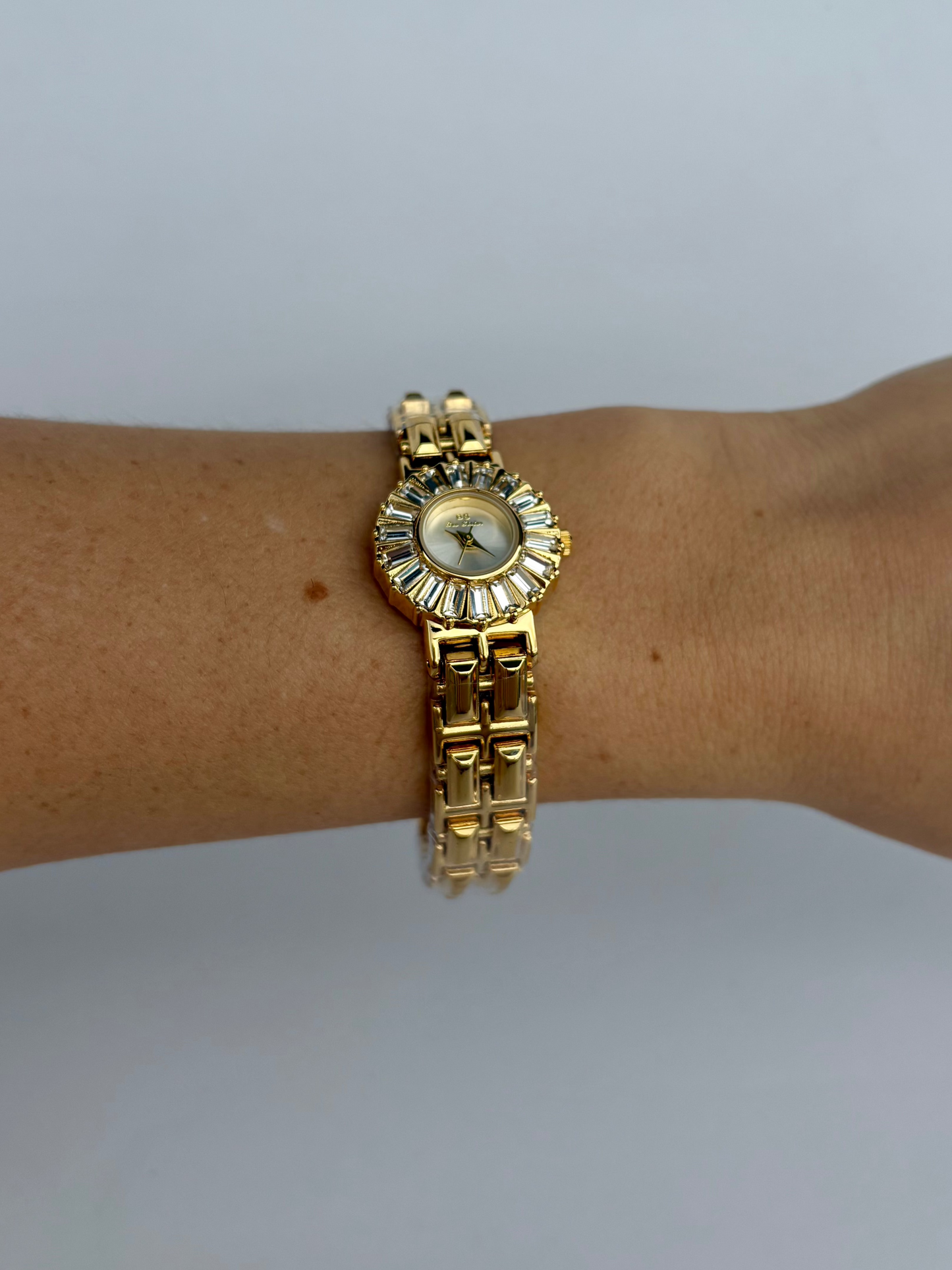 White Dial Crown Minimalist Gold Womens Watch Small Face