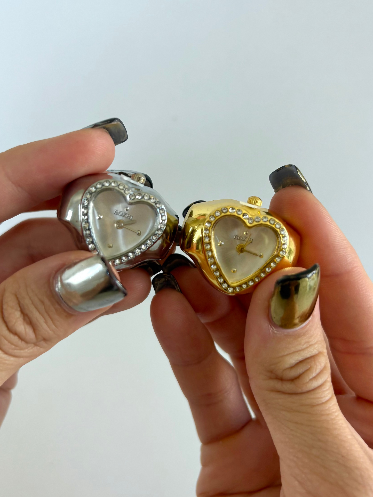 Heart White Dial Finger Watch Stretchy Band Elastic Round Simple Dial Quartz Ring Watches