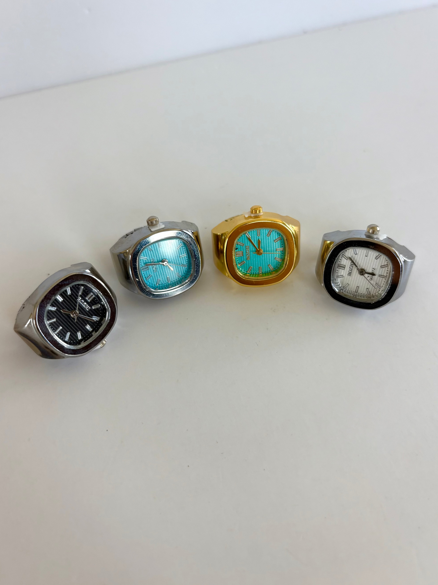 Square Black Dial Silver Finger Watch Stretchy Band Elastic Round Simple Dial Quartz Ring Watches