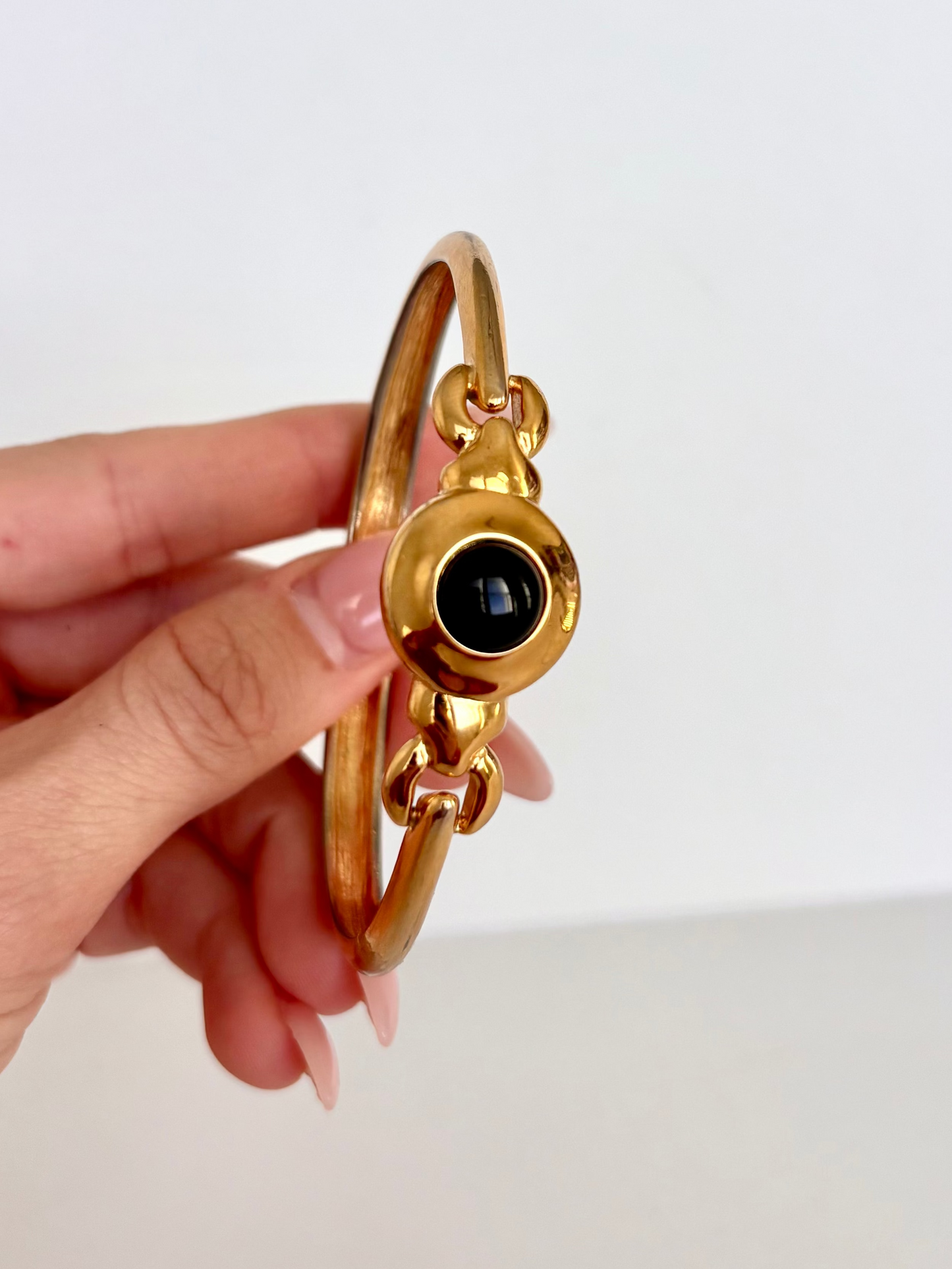 Rare Vintage Black Onyx Stone Detail Gold Bangle Bracelet