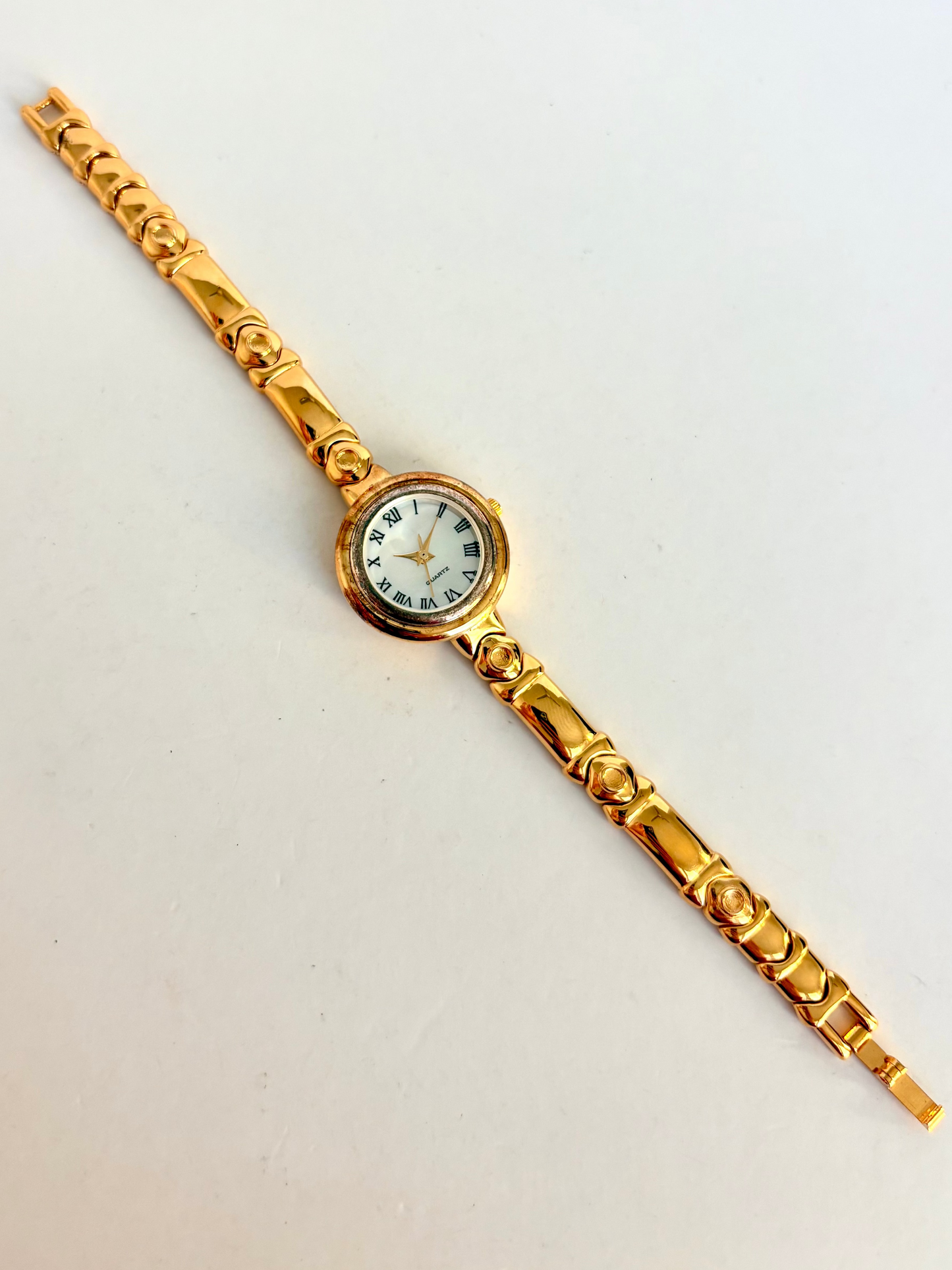 Rare Vintage Gold Round Dial Womens Watch