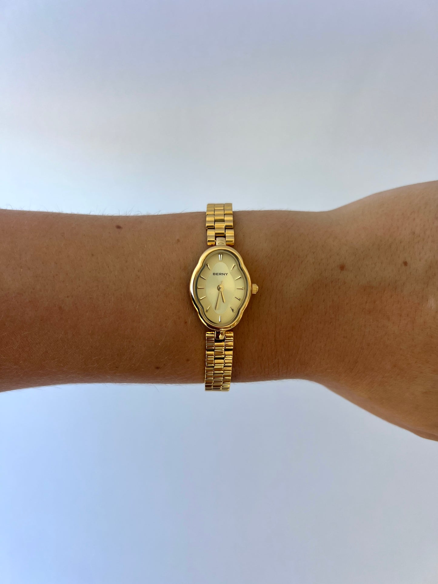 Vintage Gold Oval Flower Minimalist Gold Womens Watch Small Face