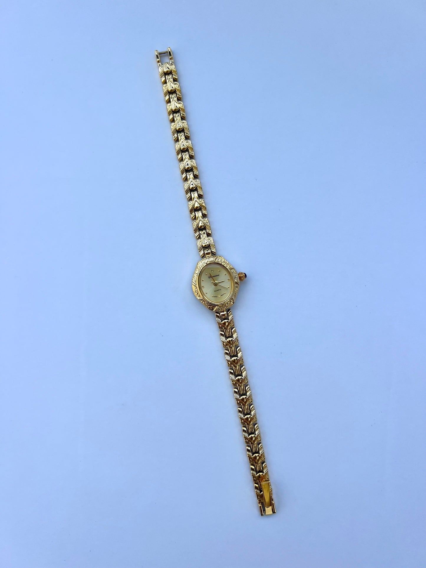 Capri Womens Oval Classic Vintage Quartz Watch Wristwatch Gold tone