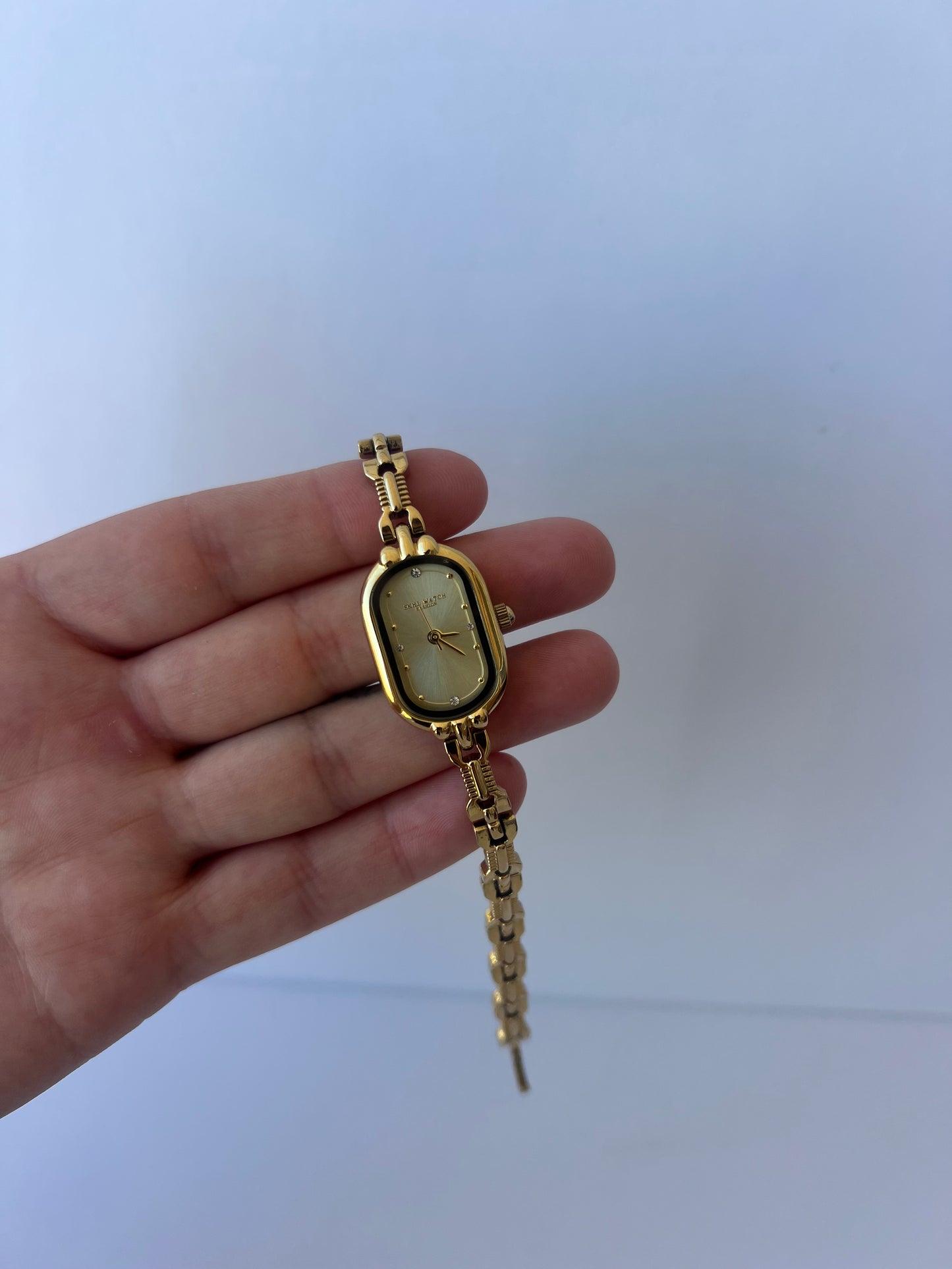 Dainty Vintage Minimalist Gold Womens Watch Small Face