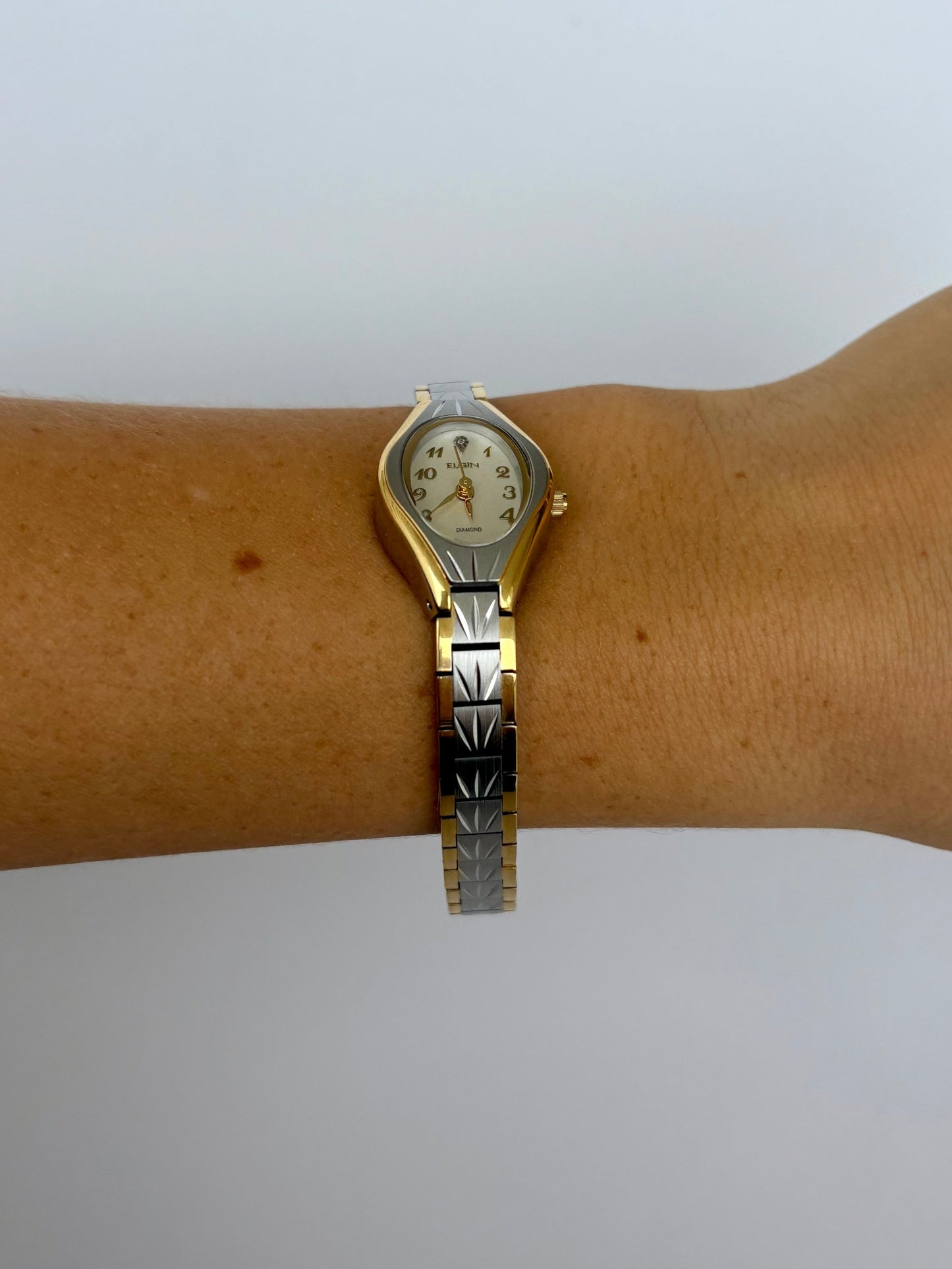 Rare Vintage Dainty Sleek Womens Watch Wristwatch Silver