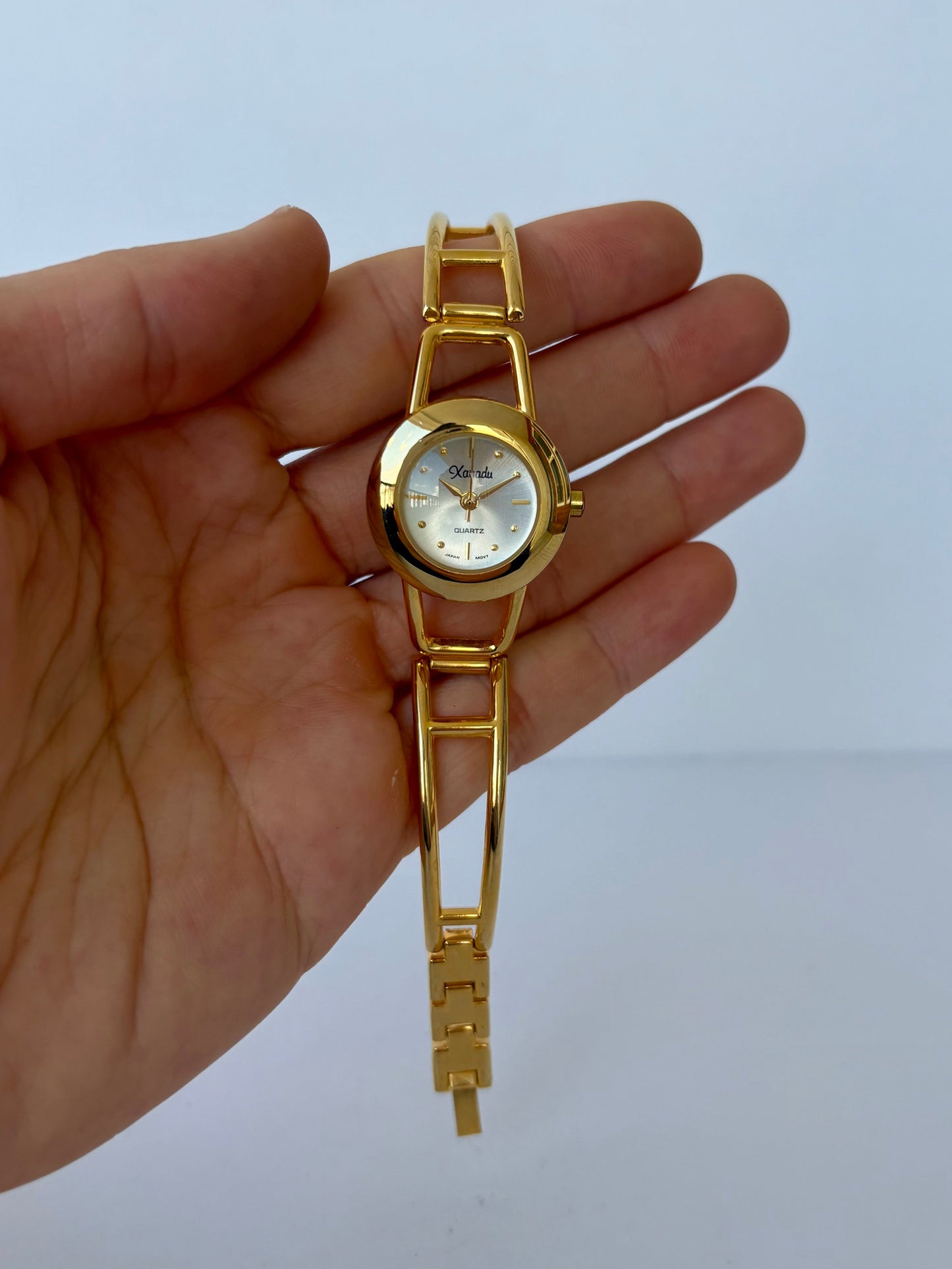Rare Vintage Simple Gold Toned Womens Watch