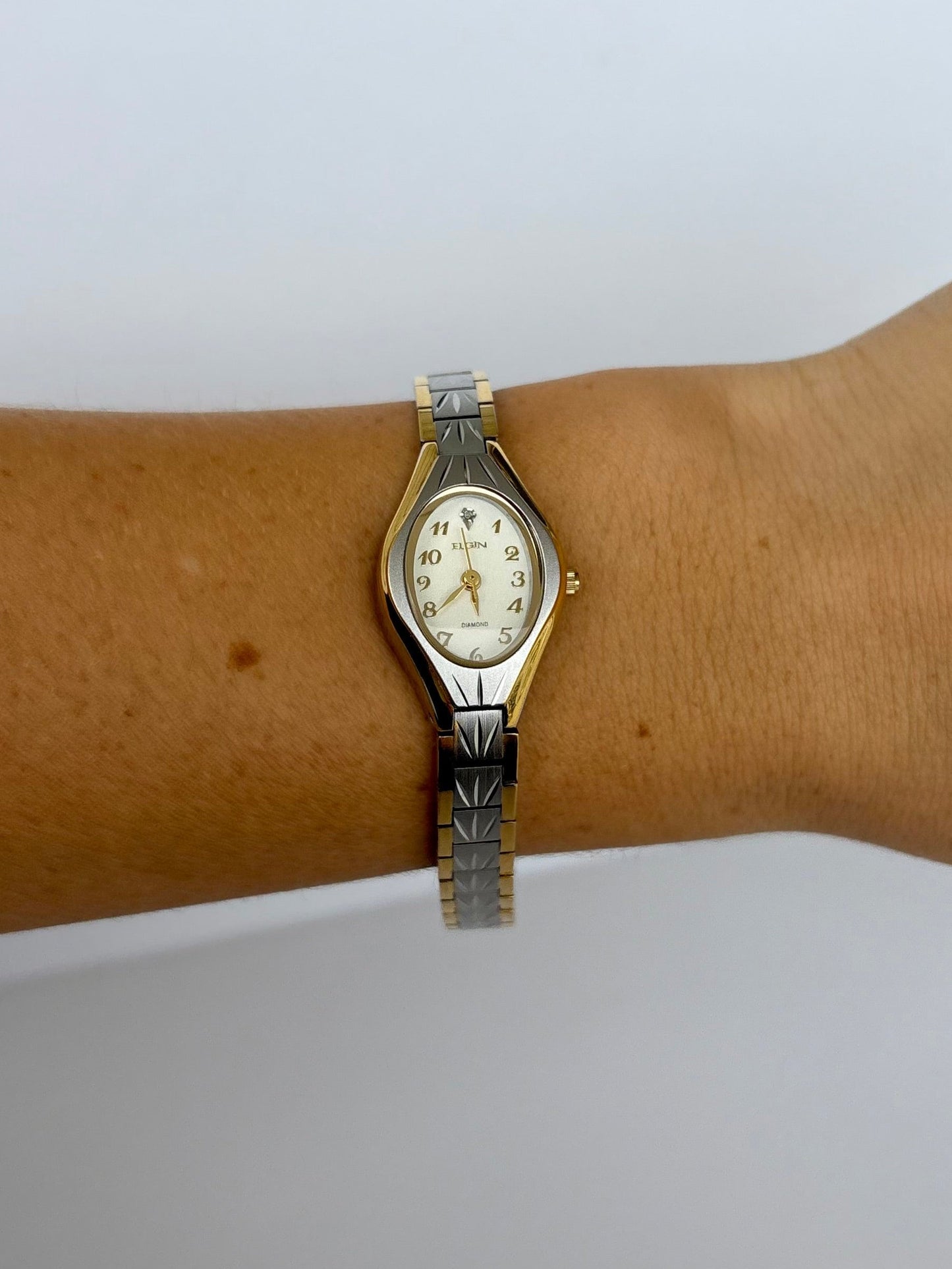 Rare Vintage Dainty Sleek Womens Watch Wristwatch Silver