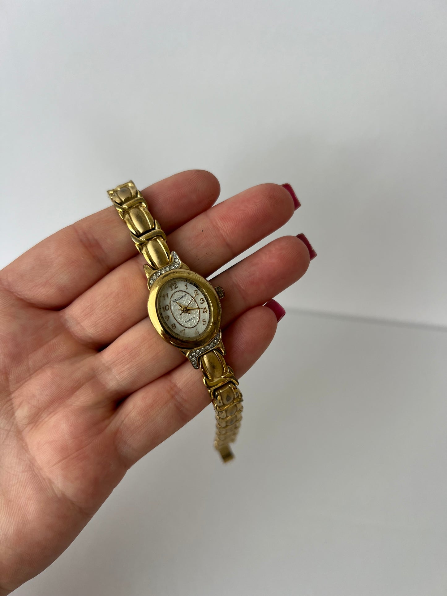 Vintage Rare Luxury *Waltham*  Round Face Gold Womens Watch