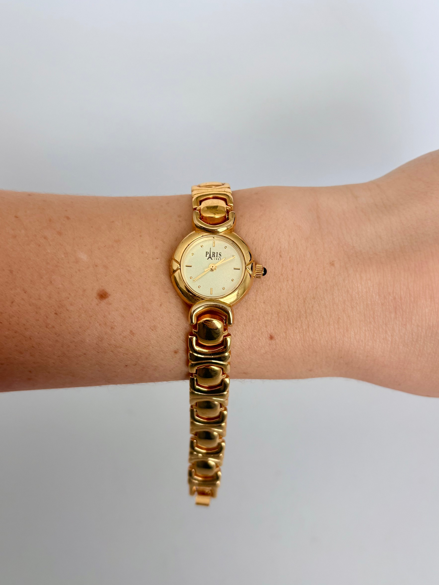 Rare Vintage Gold Toned Circle Dial Womens Watch