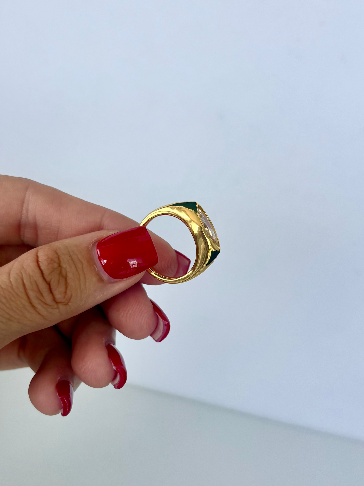 Vertical Diamond 18k Gold Ring
