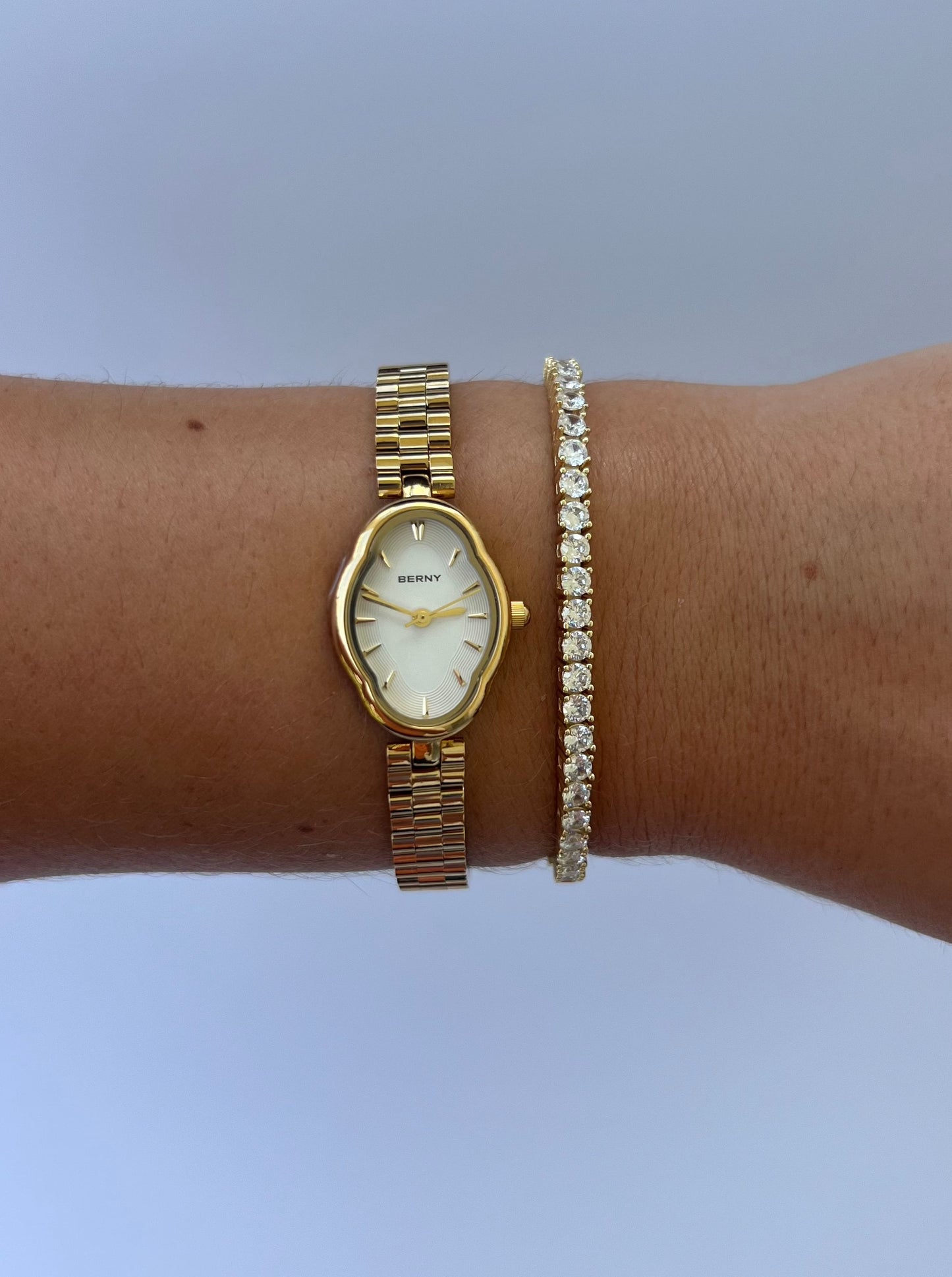 Vintage White Oval Flower Minimalist Gold Womens Watch Small Face