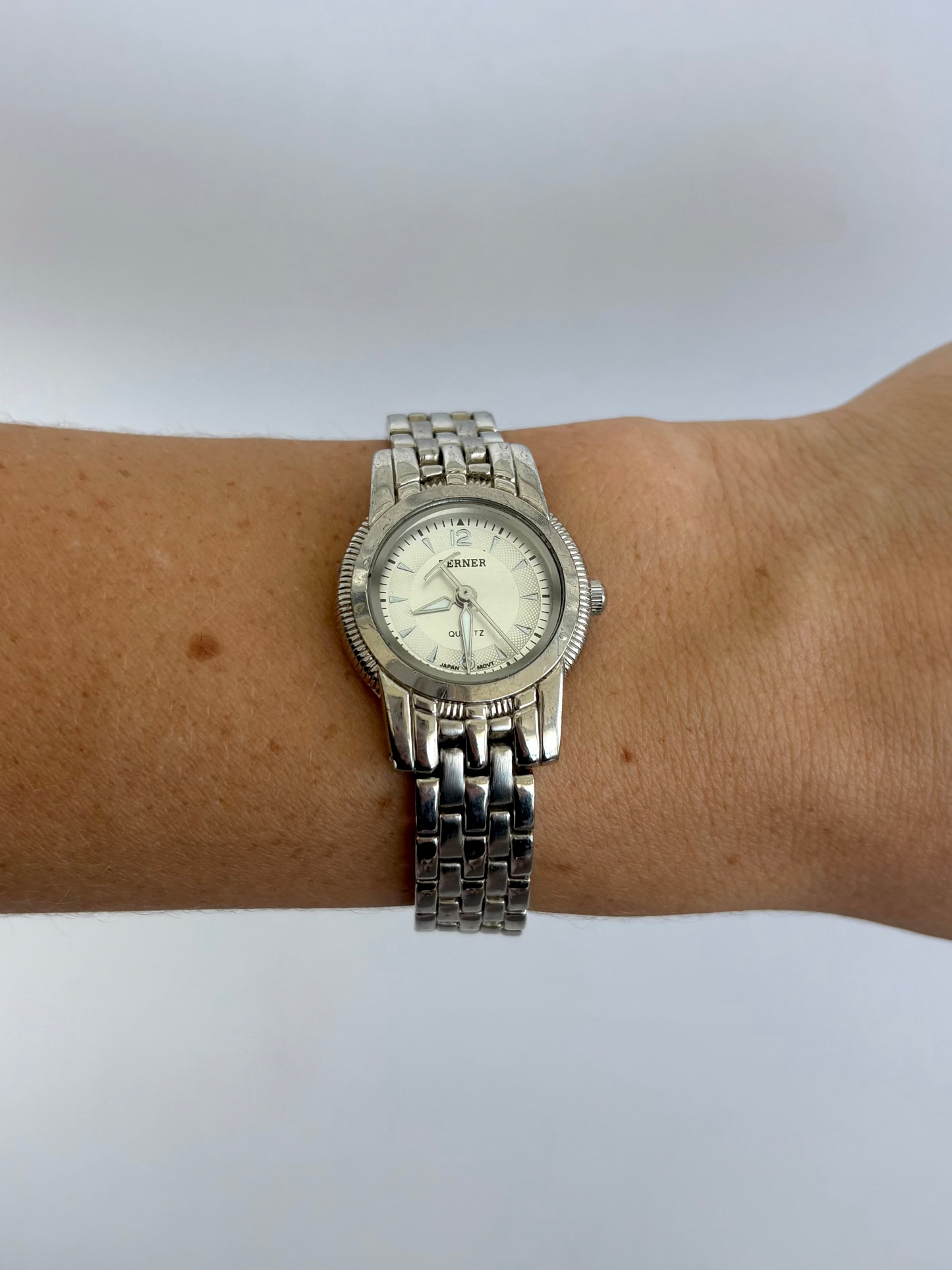Rare Vintage Classic Round Dial Silver Womens Watch