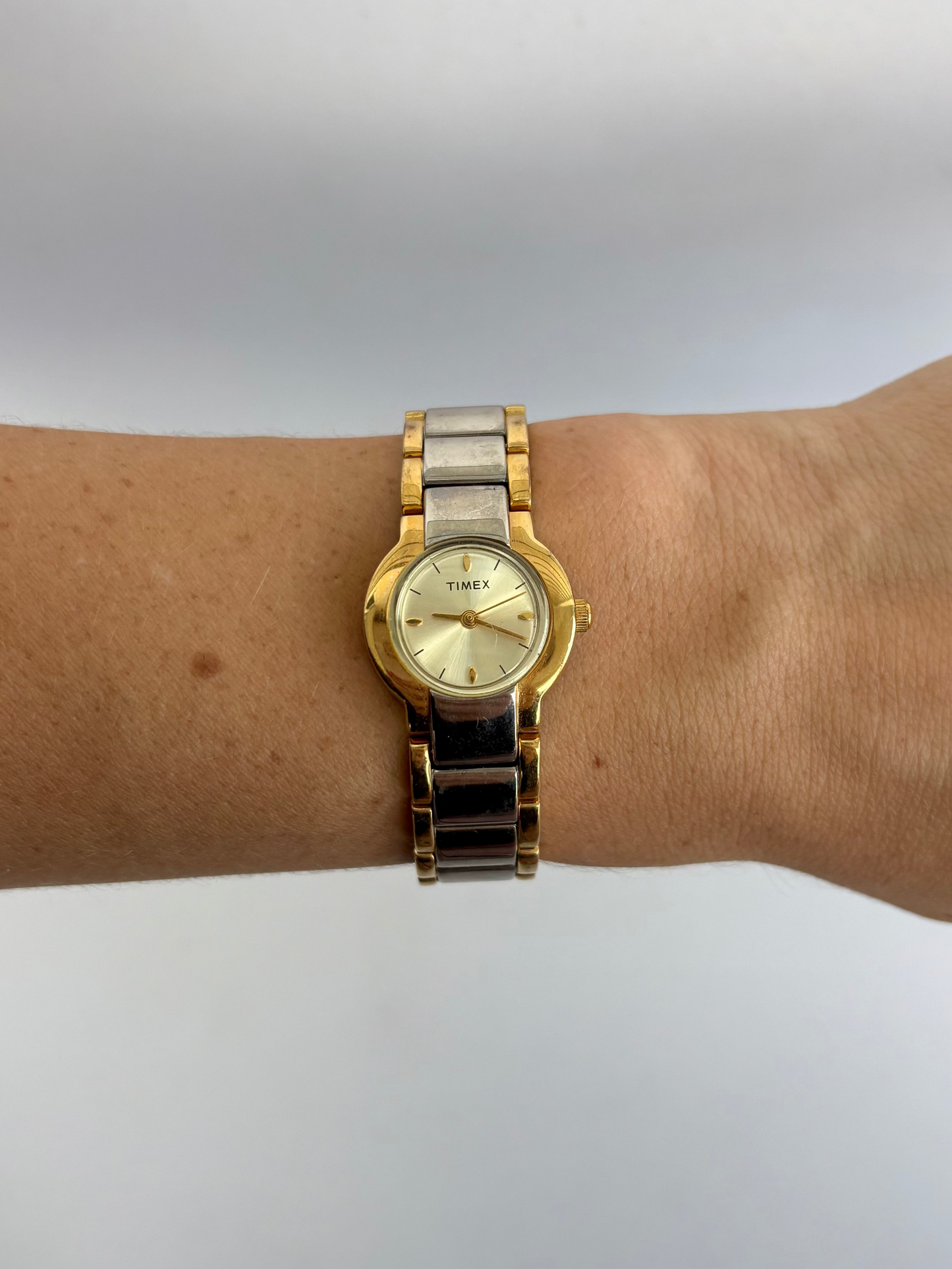 Rare Vintage Round Dial Two Toned Watch