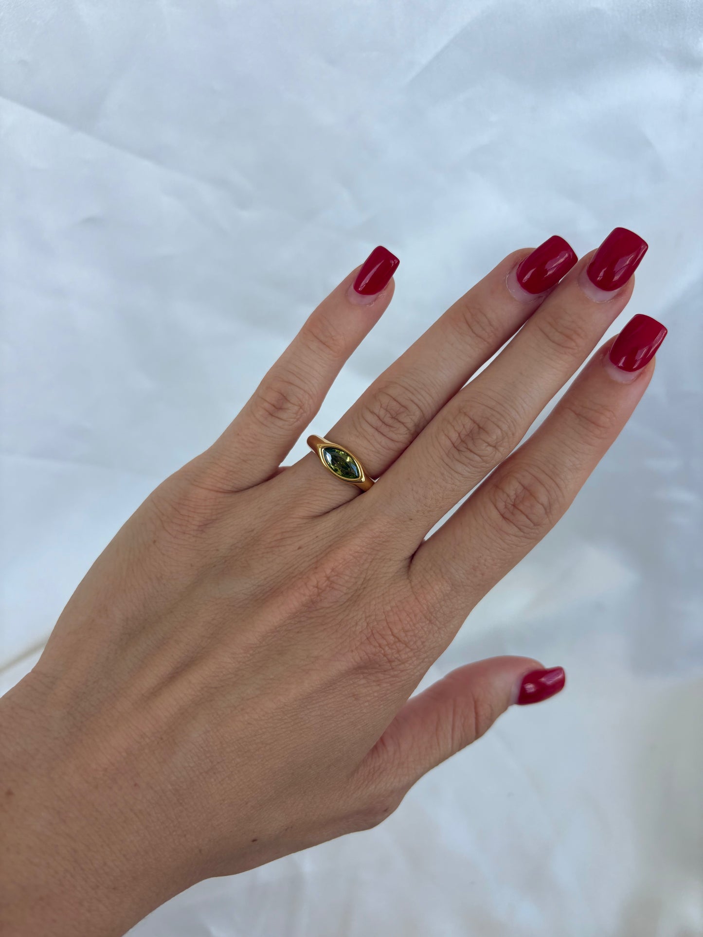 Horizontal Diamond 18k Gold Ring