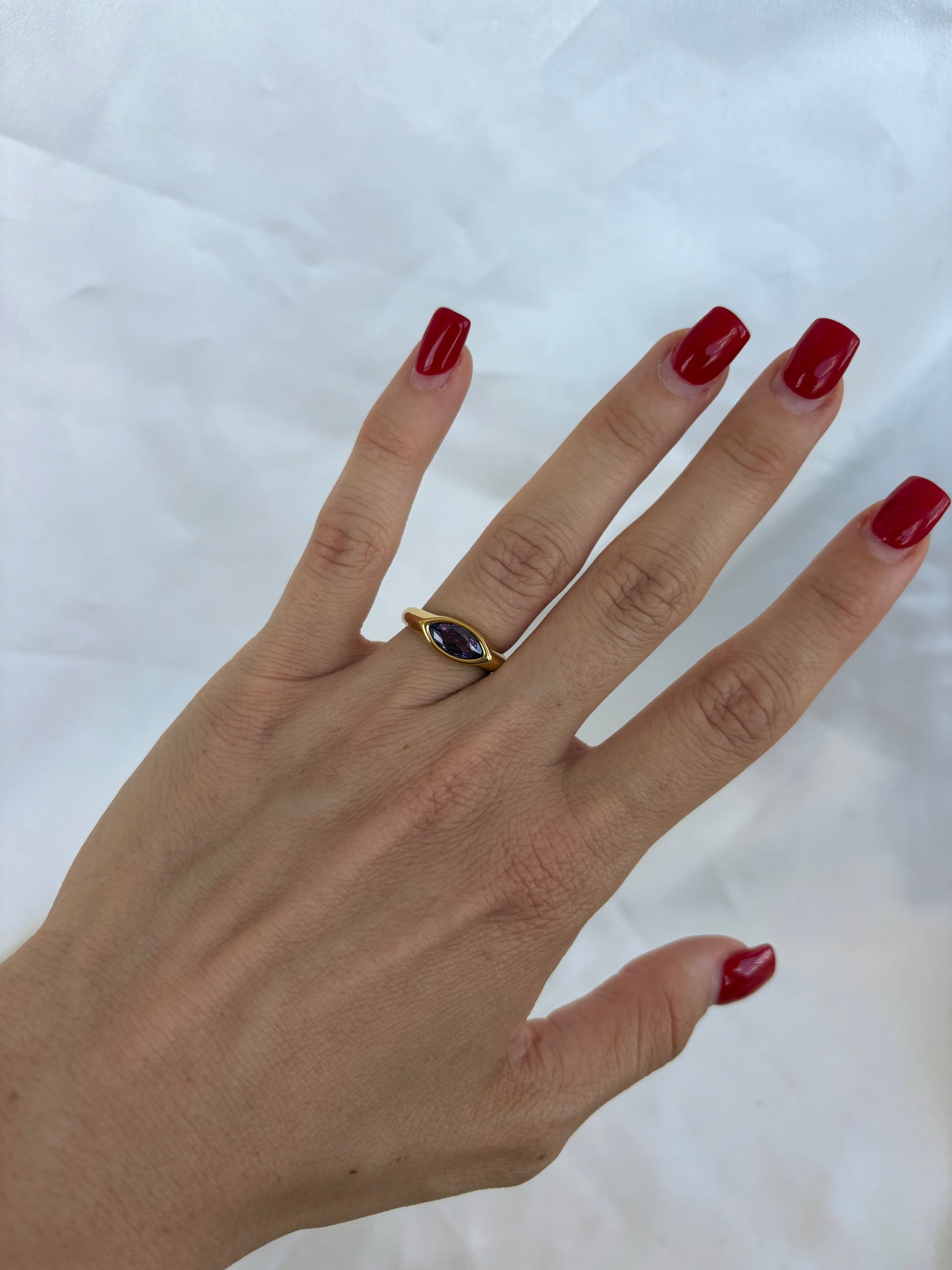 Horizontal Diamond 18k Gold Ring