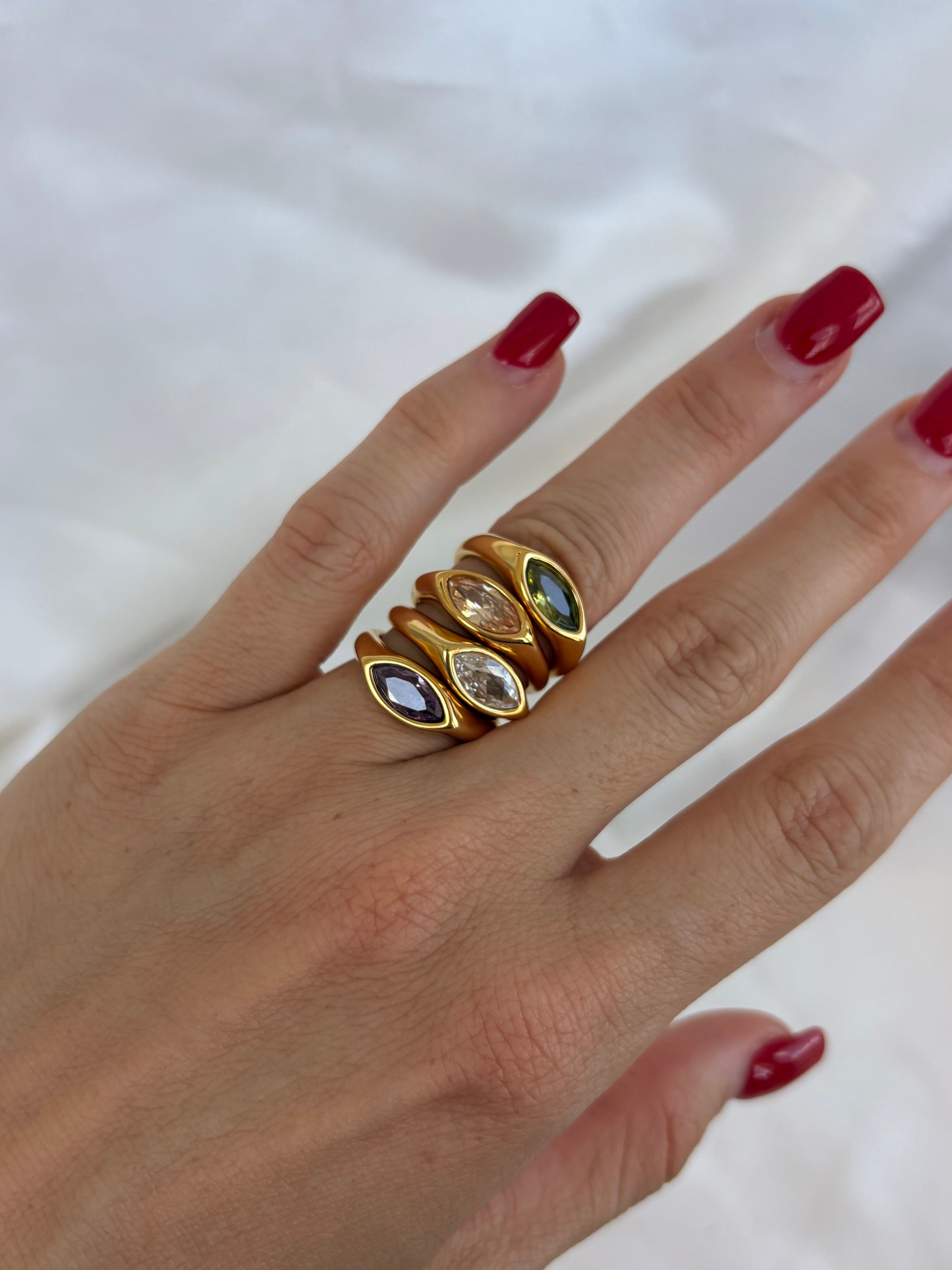 Horizontal Diamond 18k Gold Ring