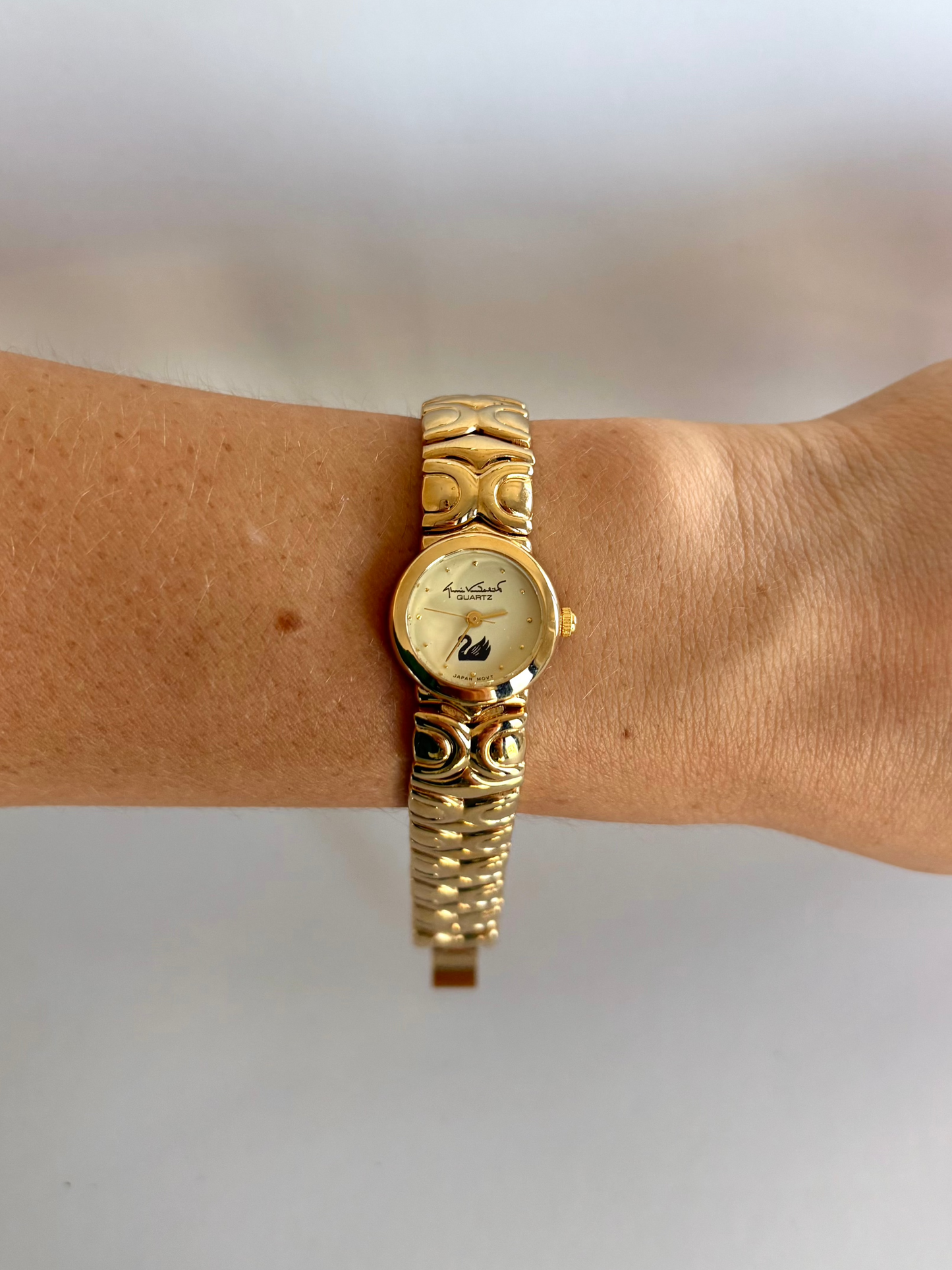 Rare Vintage Gold Toned Swan Womens Watch