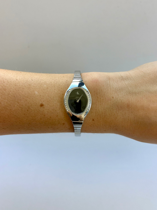 Rare Vintage Black and Silver Round Black Dial Womens Watch