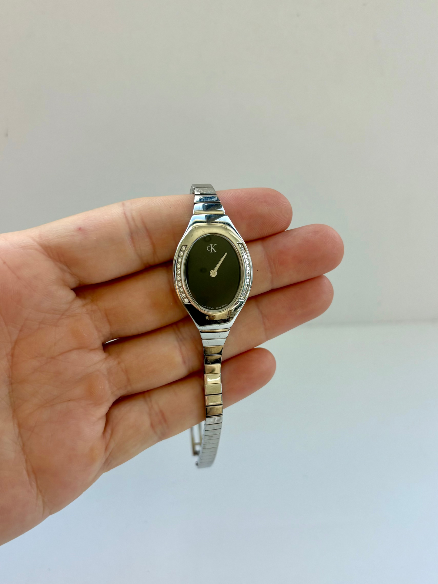 Rare Vintage Black and Silver Round Black Dial Womens Watch