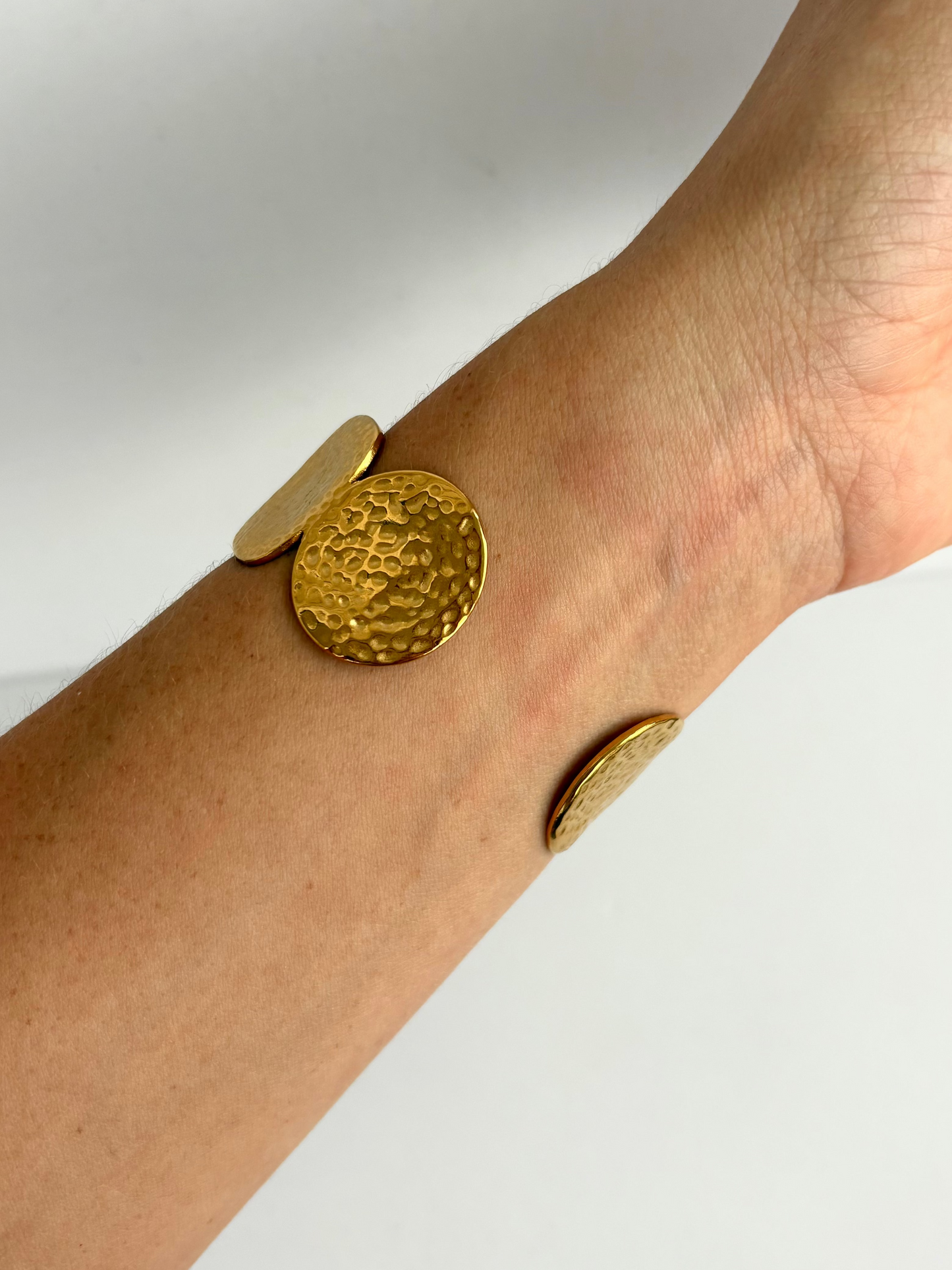 Sun Burst 18k Gold Cuff