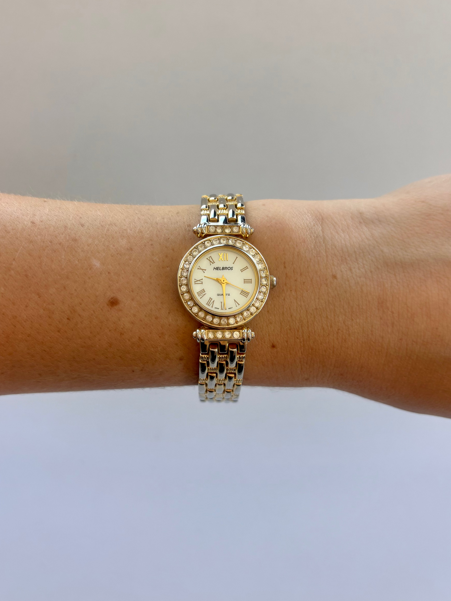 Rare Vintage Circle White Dial Womens Watch