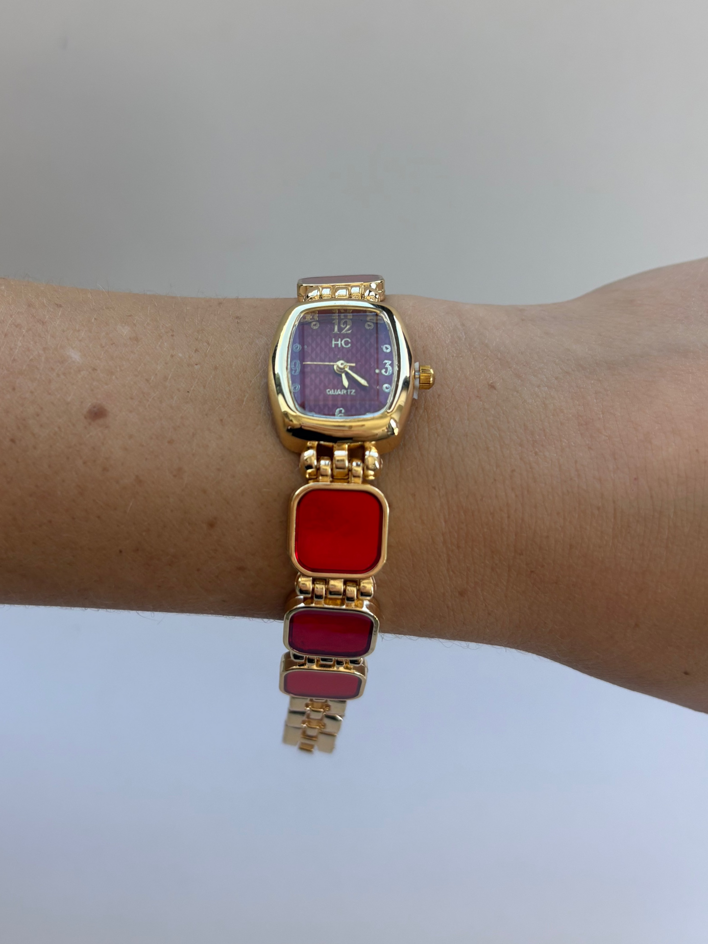 Rare Vintage Red Dial Detail Womens Watch