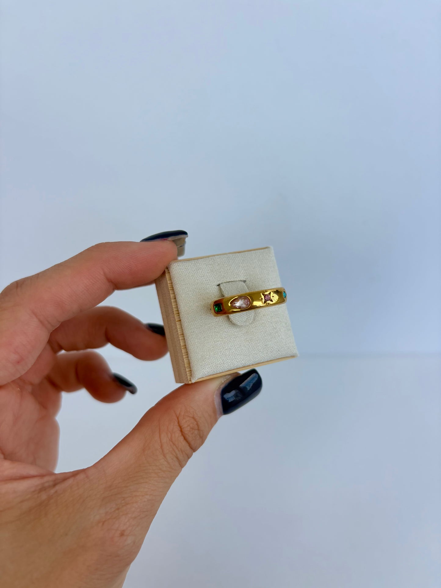 Colorful StarGaze Ring Thin 18k