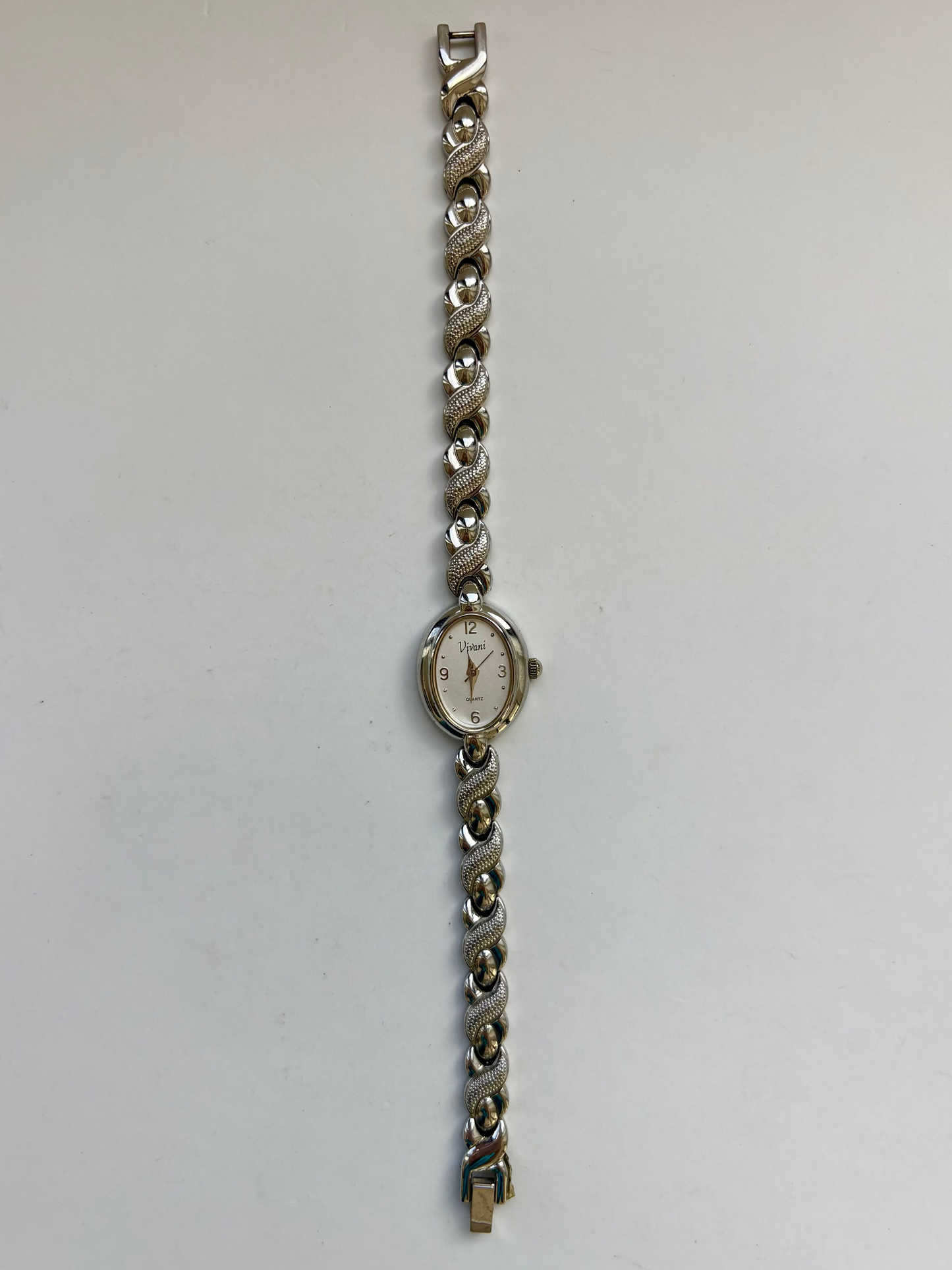 Rare Vintage Oval Face Silver Toned Womens Watch