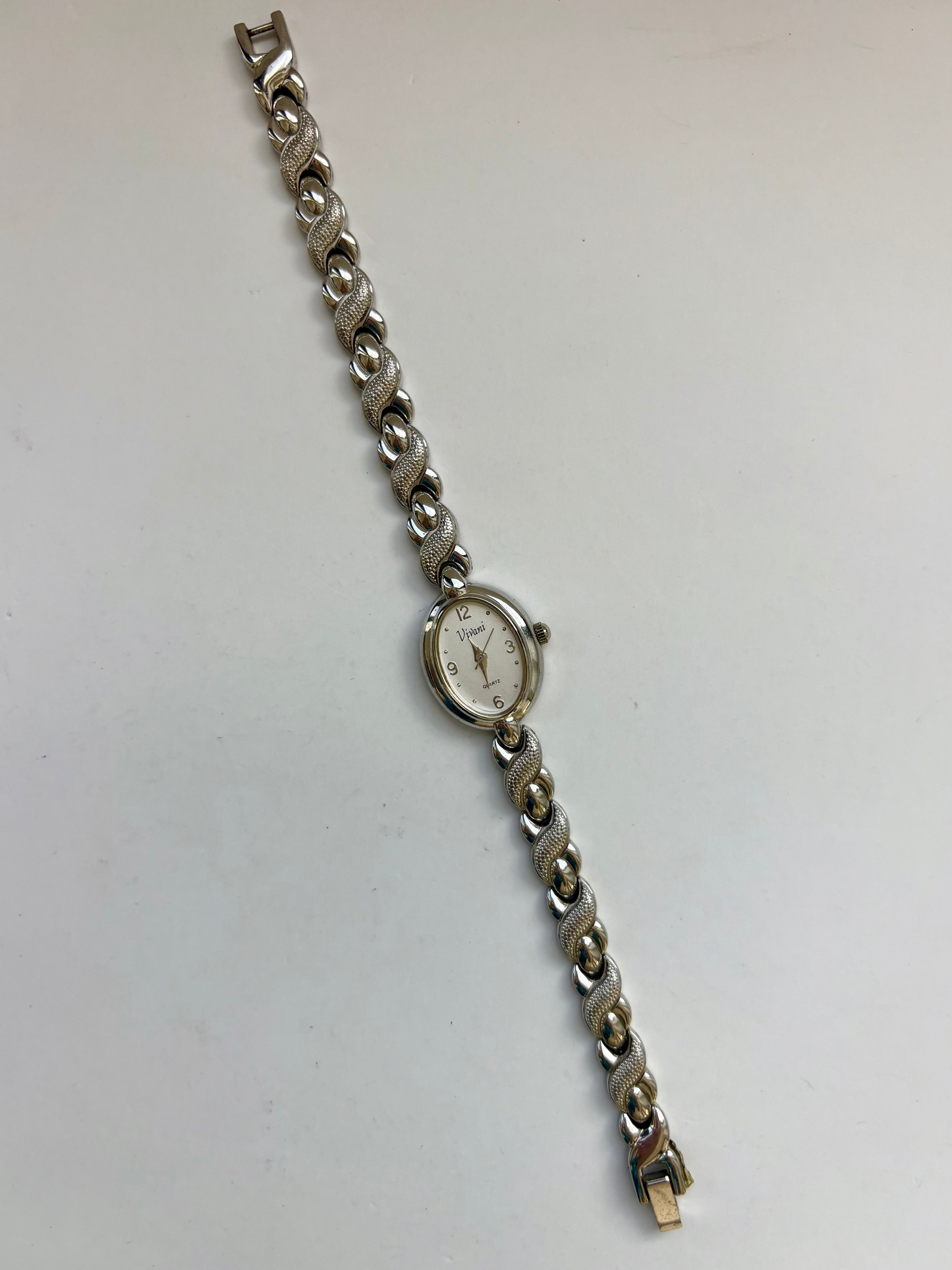 Rare Vintage Oval Face Silver Toned Womens Watch