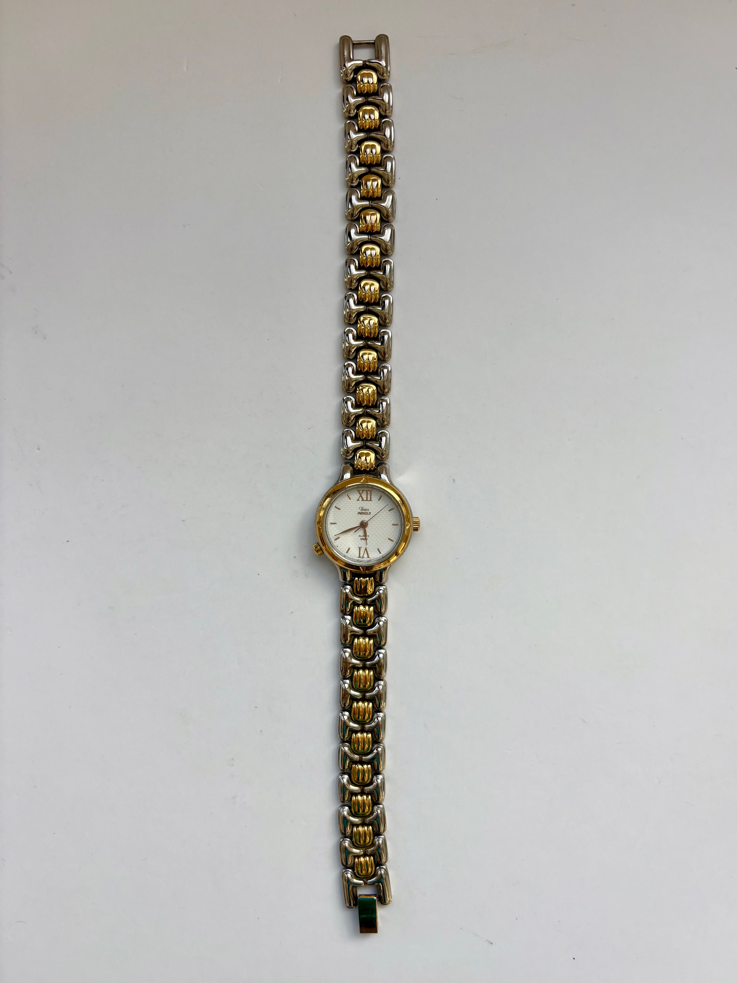 Rare Vintage Circle Face Silver & Gold Two Toned Womens Watch