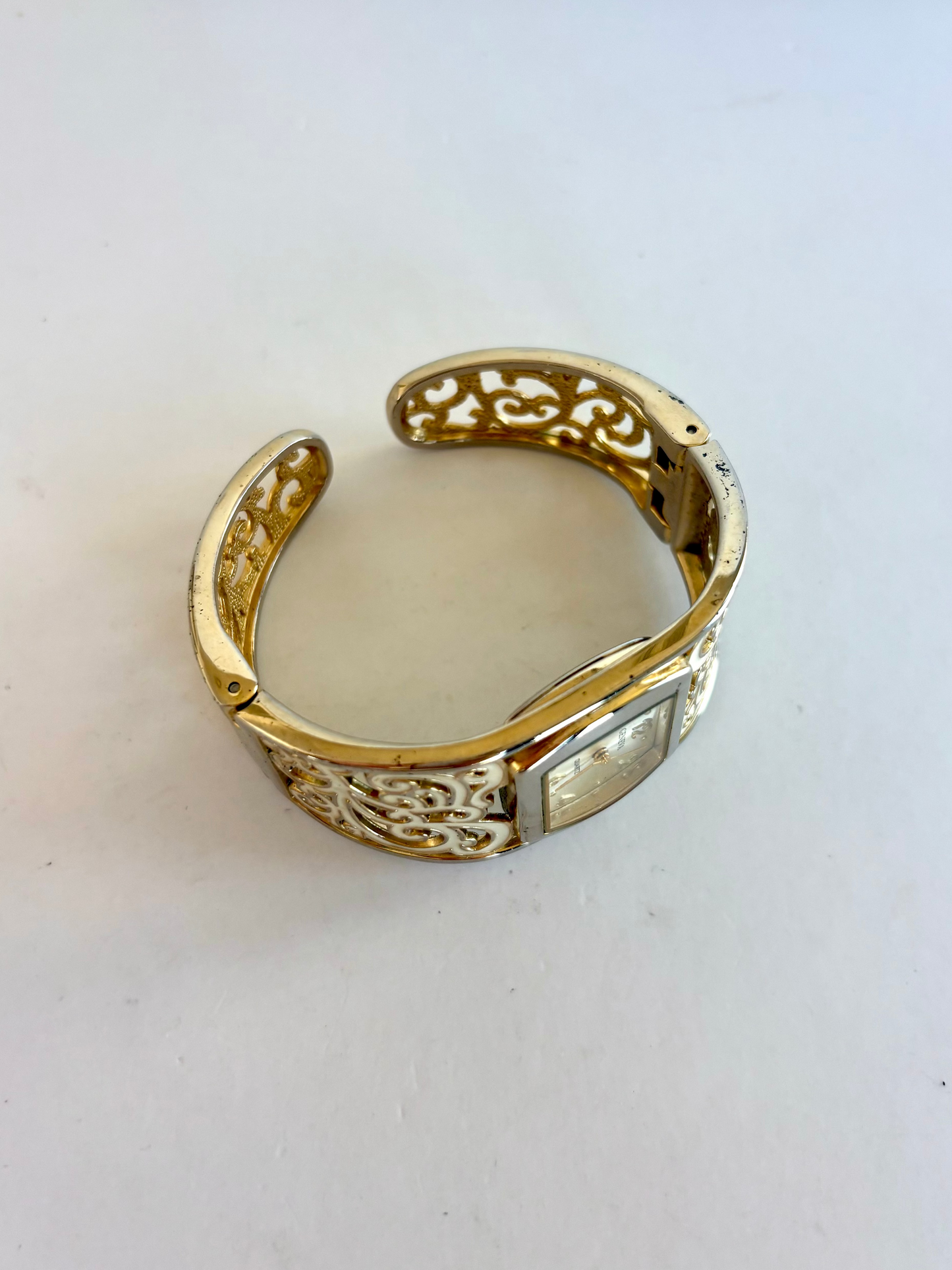 Rare Vintage White & Gold Detail Womens Watch Cusp