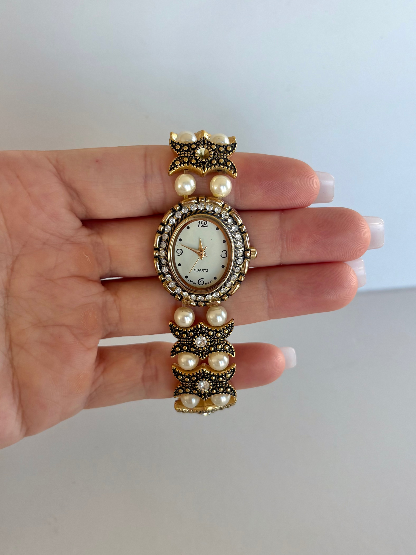 Rare Vintage Gold and Pearl Detail Womens Watch Stretchy