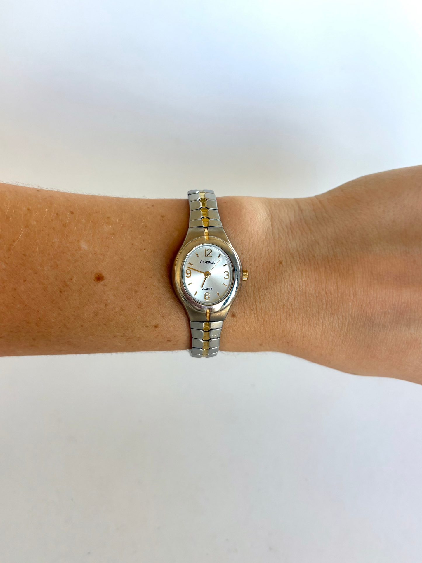 Rare Vintage Two Toned Silver & Gold Womens Watch Stretchy Band