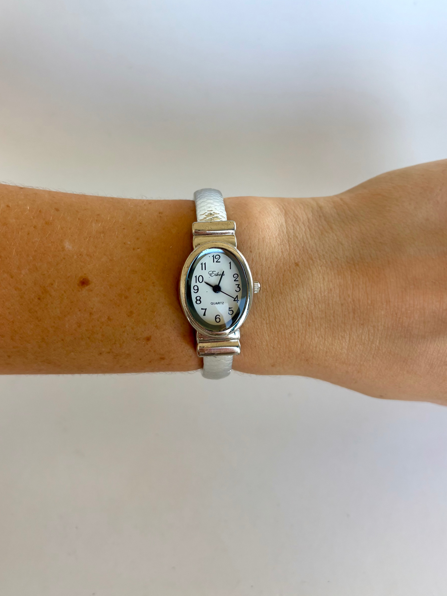 Rare Vintage Silver Detail Womens Watch Cusp