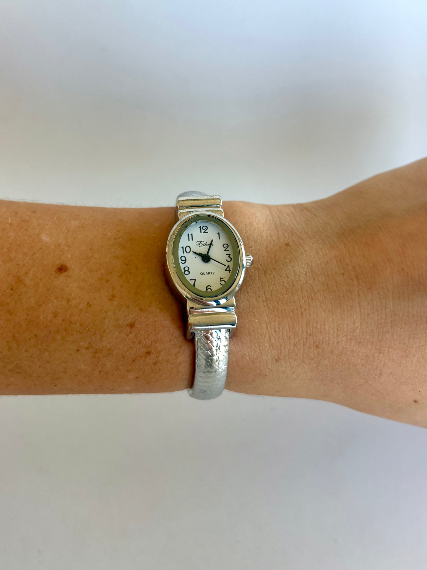 Rare Vintage Silver Detail Womens Watch Cusp
