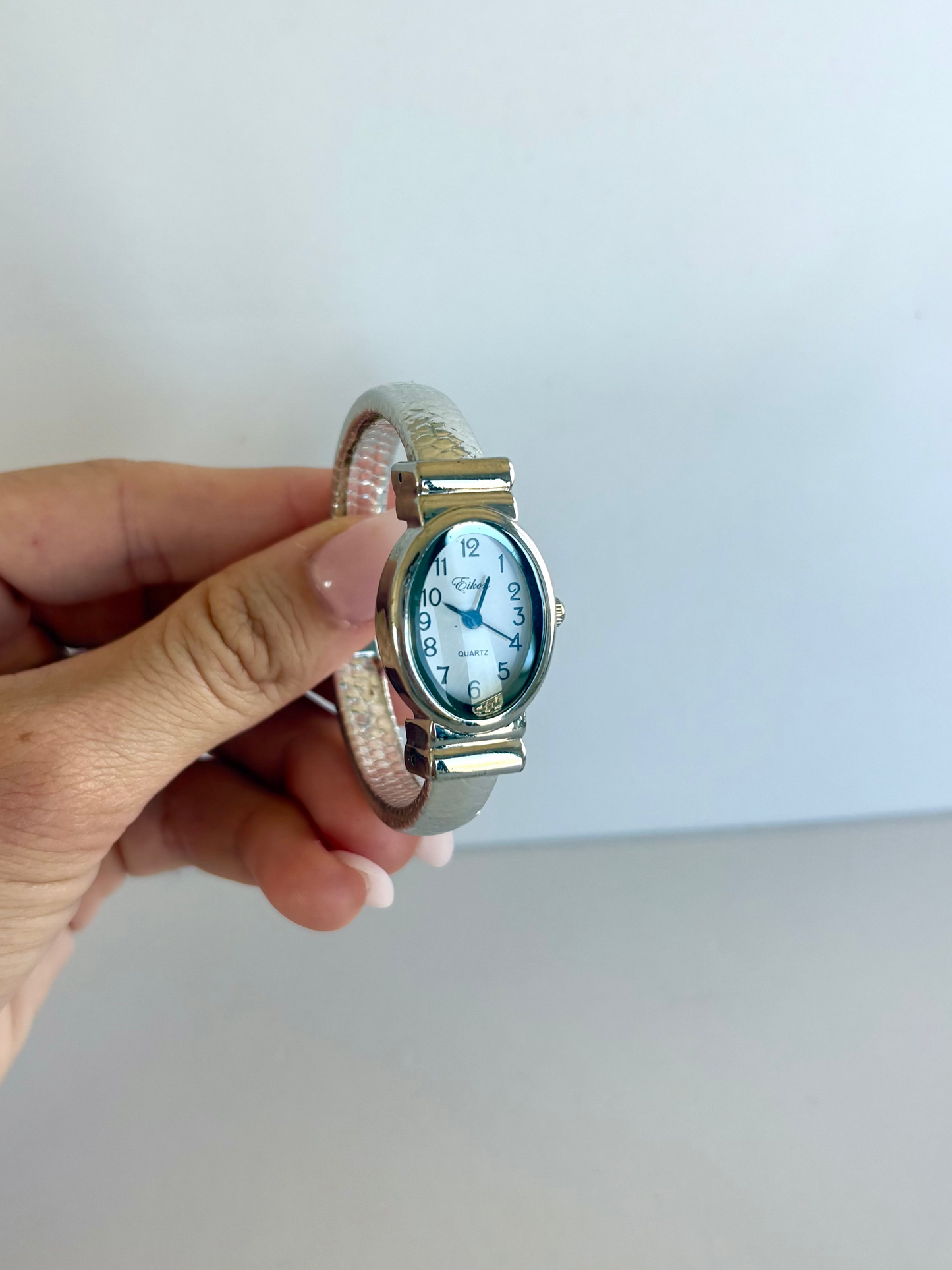 Rare Vintage Silver Detail Womens Watch Cusp