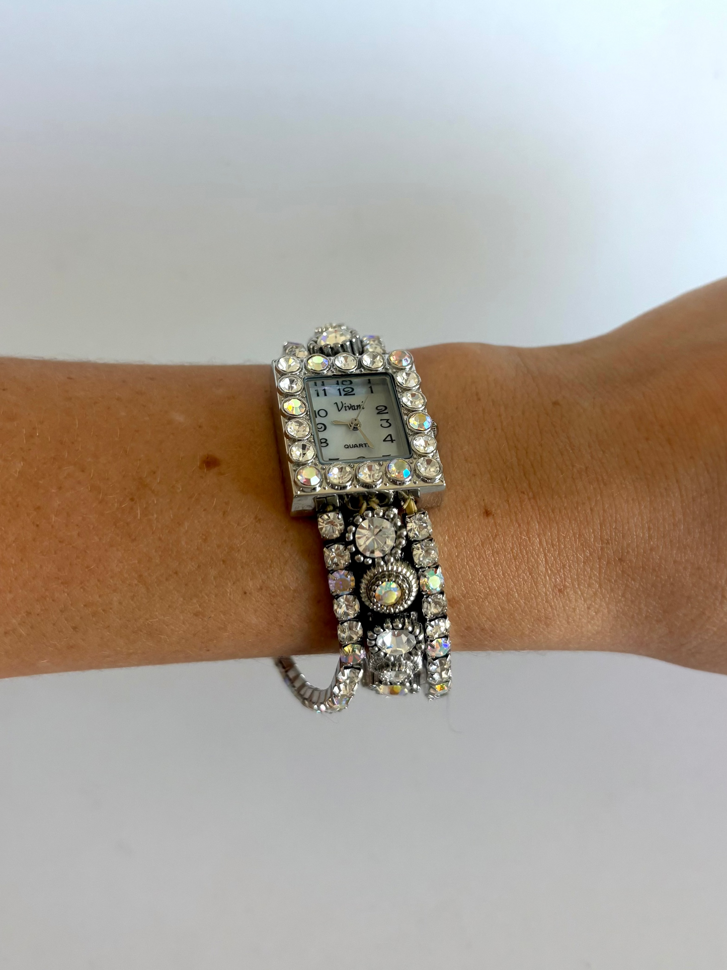 Rare Vintage Retro Crystal Silver Toned Womens Watch