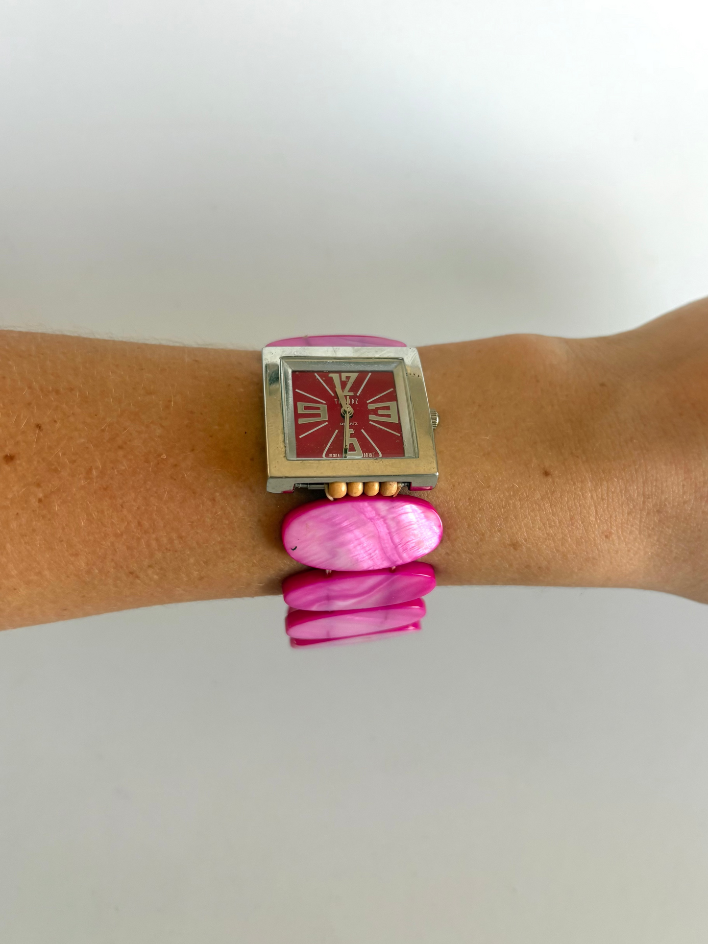 Rare Vintage Retro Pink Detail Womens Watch